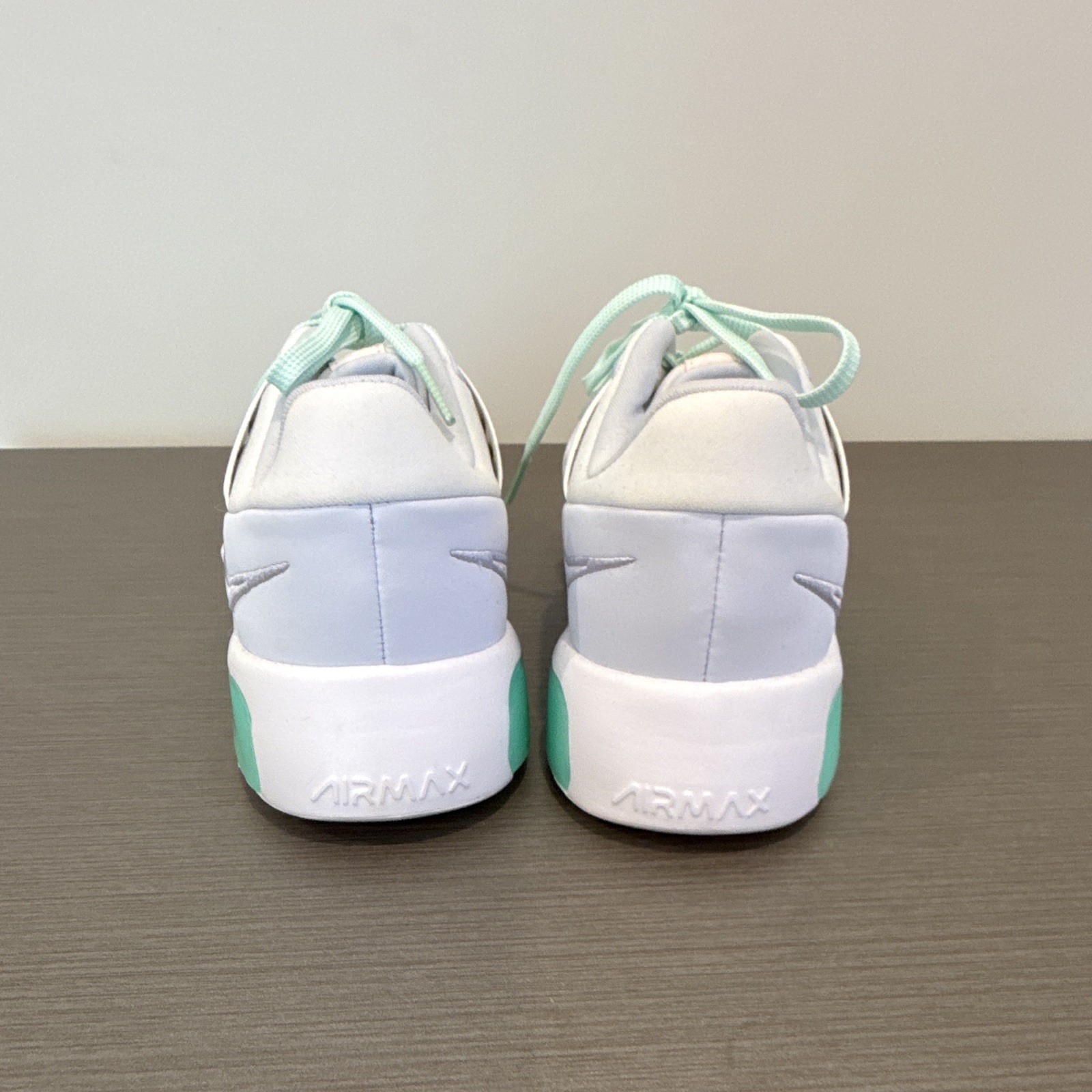 Nike Air Max White/Mint Green Low Top Mesh Lace-Up Cushioned Sneaker