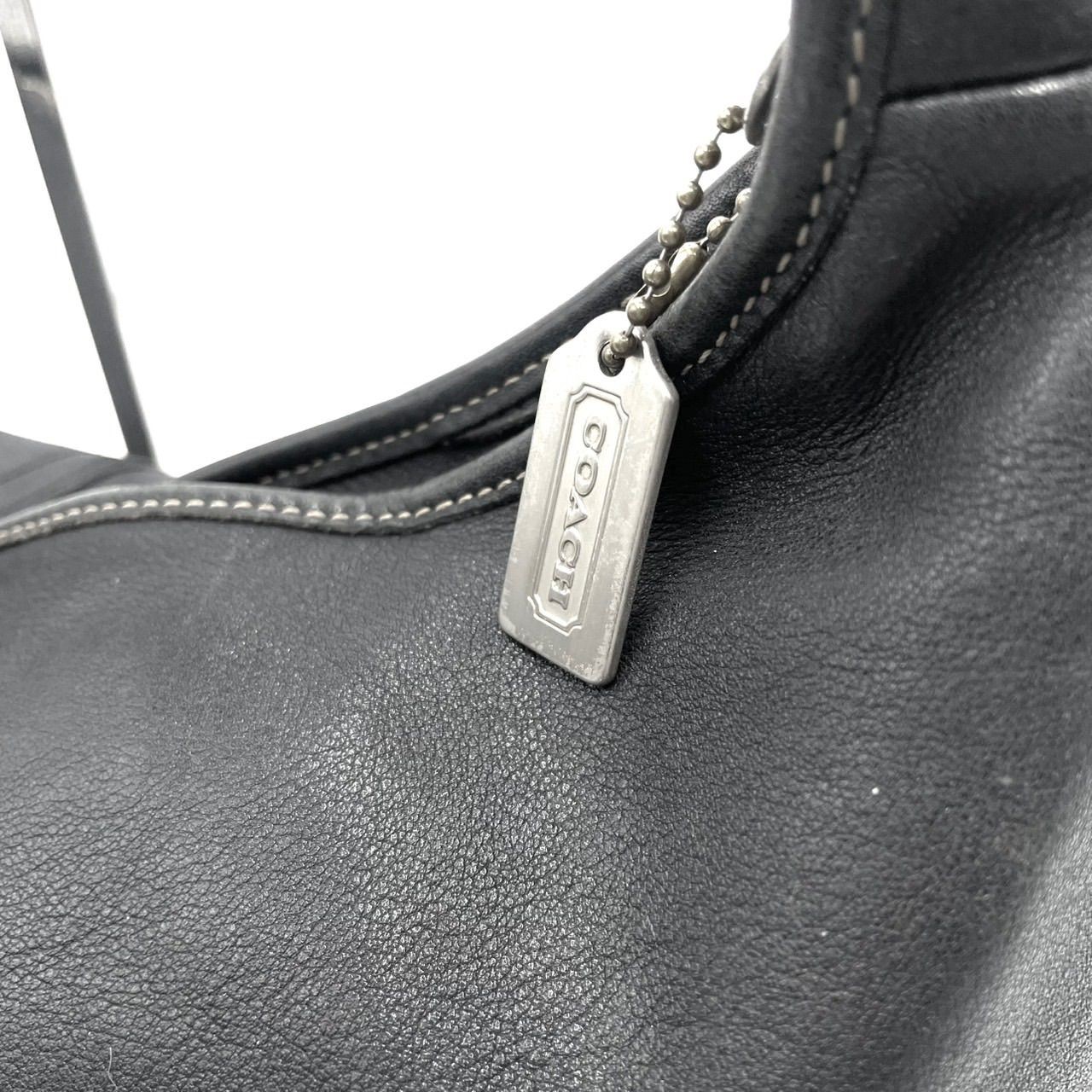 COACH Black Leather Hobo Shoulder Bag with Logo Charm Y2K Style Auth