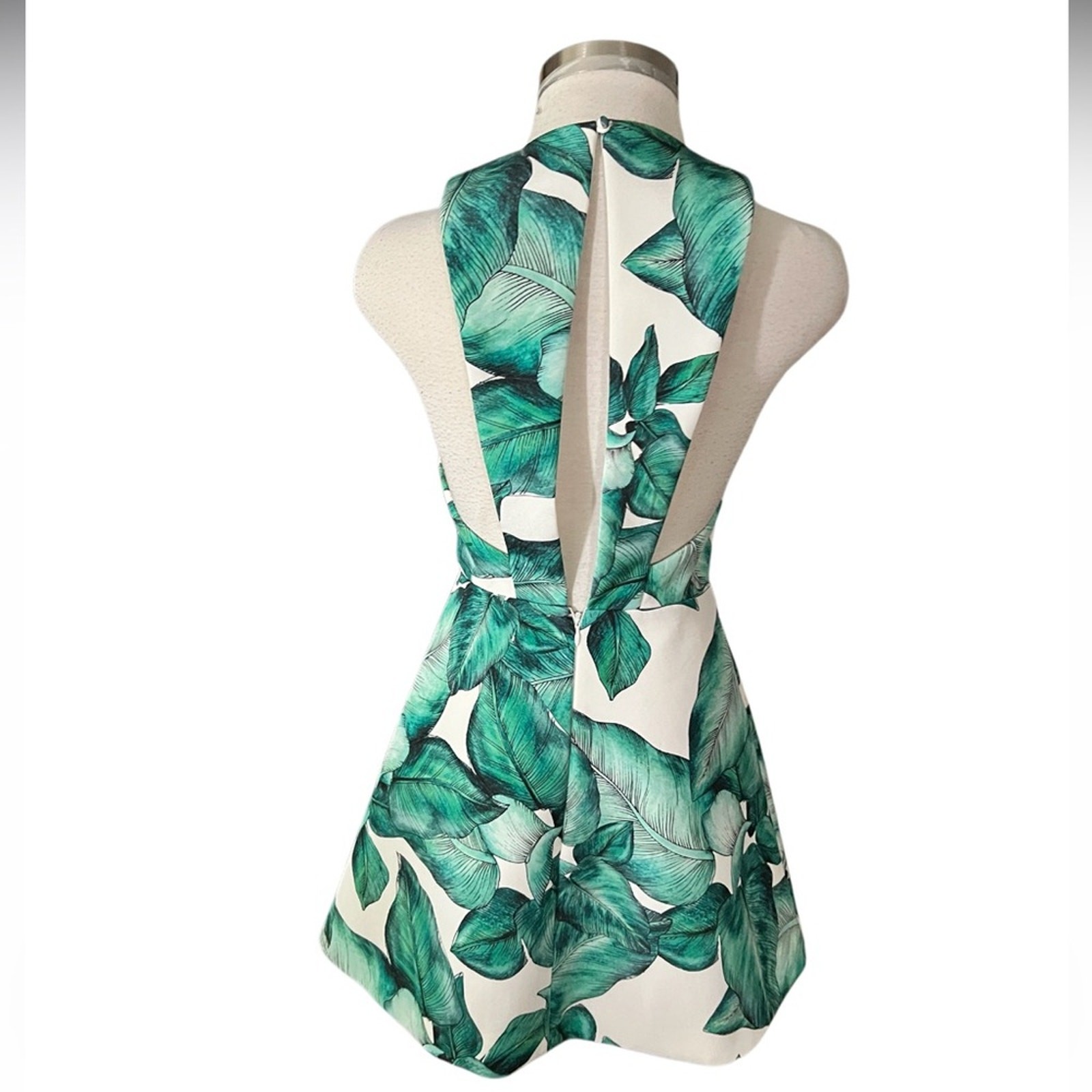C/MEO COLLECTIVE Floral Slit Back Mini Tea Dress (CAMEO COLLECTIVE) Size Small