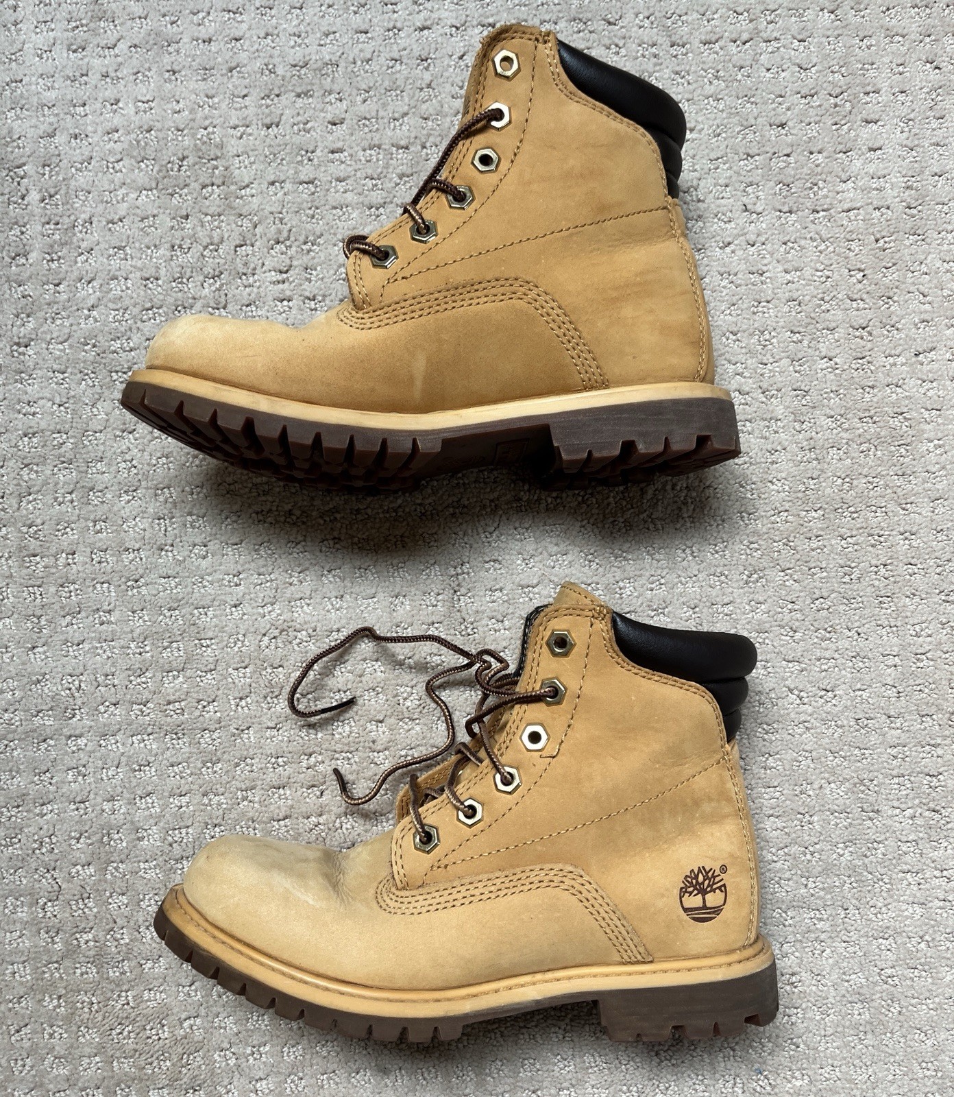 TIMBERLAND – Women’s Waterville 6 inch boots Shoe Size 6M