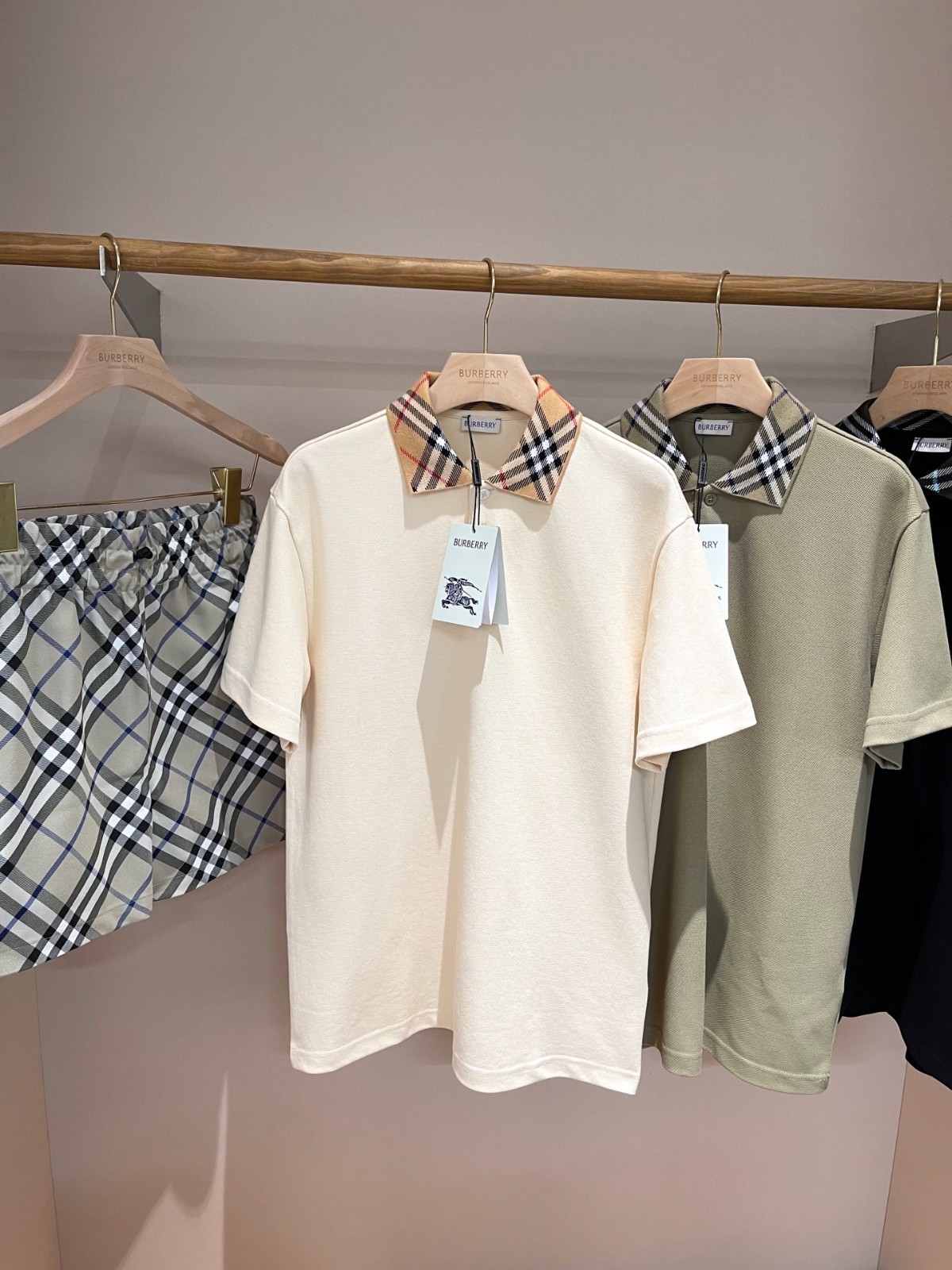 BURBERRY Polo Shirt Medium Black New With Tags White/Black/Green