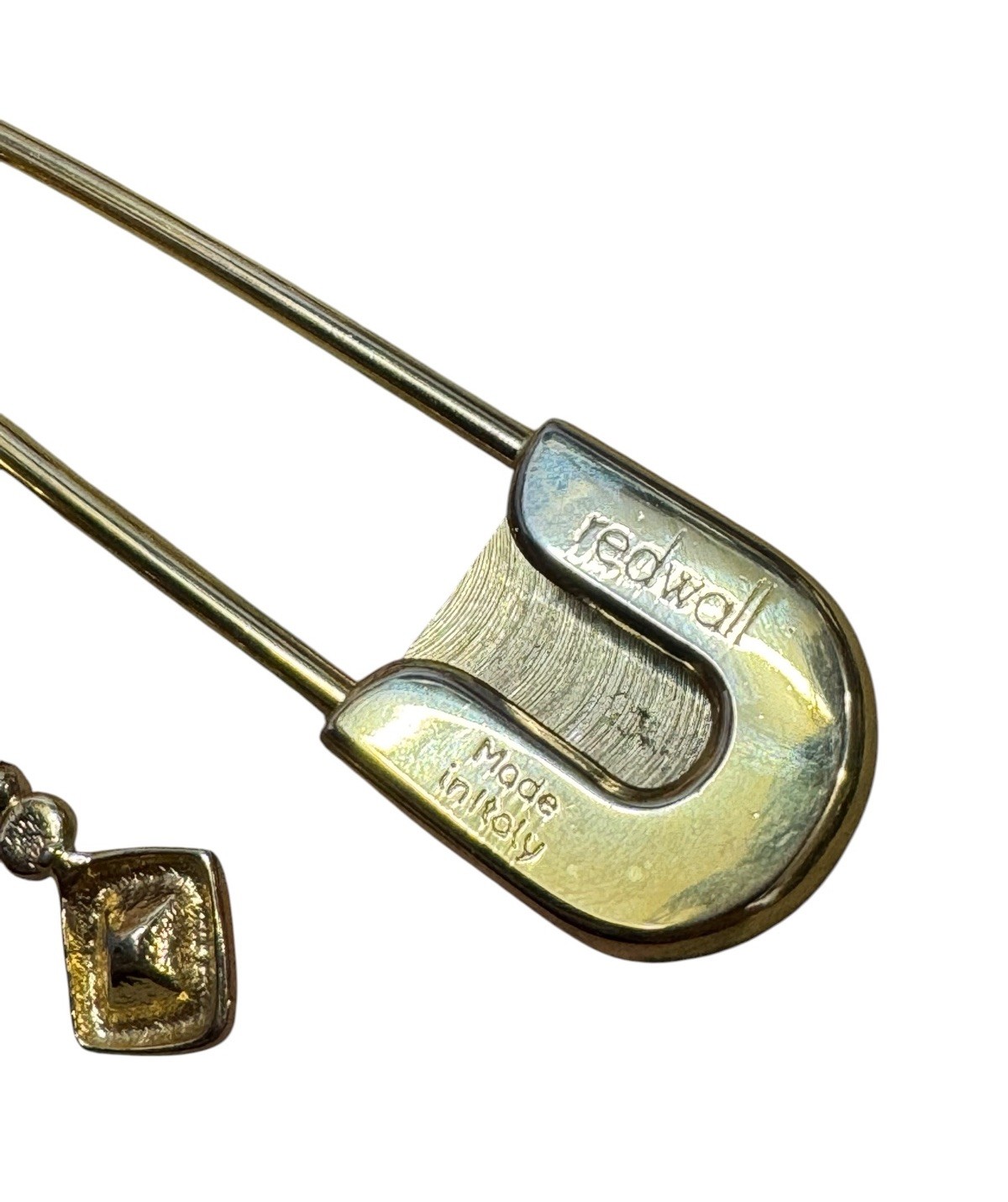 VTG Moschino Punk Chic Safety Pin Charm Keychain, Redwall Italy, 1×4” Y2K 80’s
