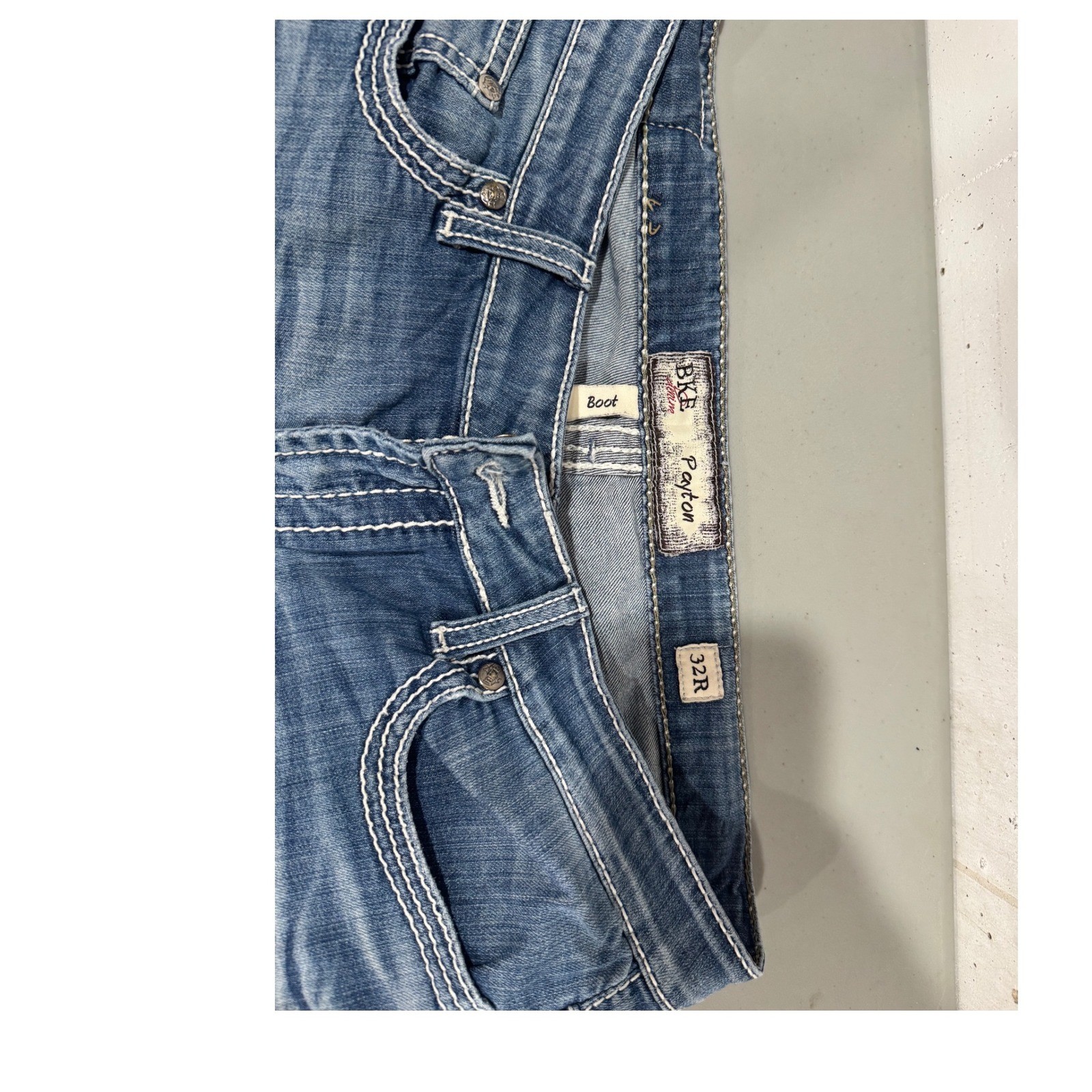 BKE Payton Bootcut Jeans Womens 32R Medium Wash Contrast Stitch Denim Distressed