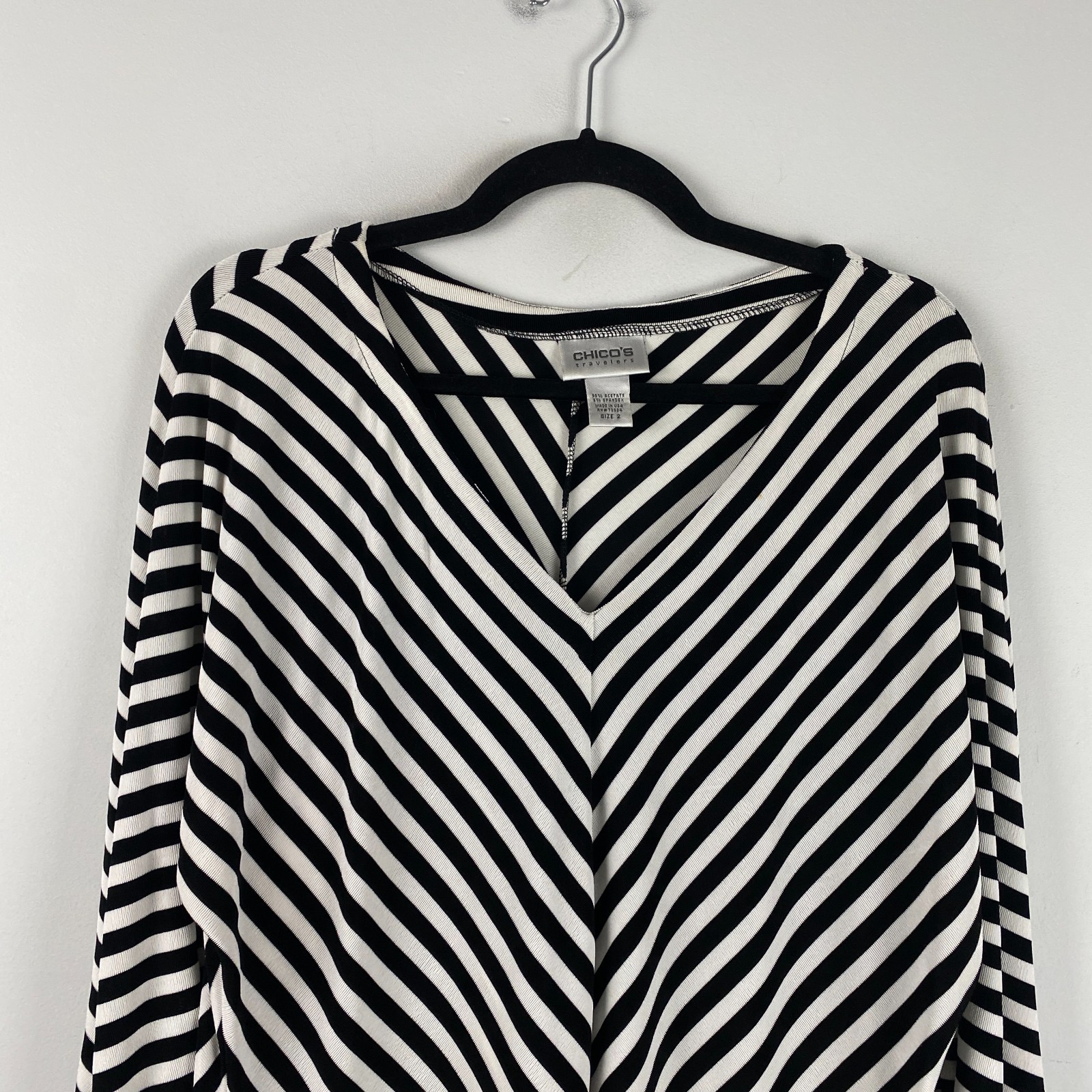 Chicos Travelers Blouse Size 2 US Large Black White Slinky Knit V Neck 3/4 Slv
