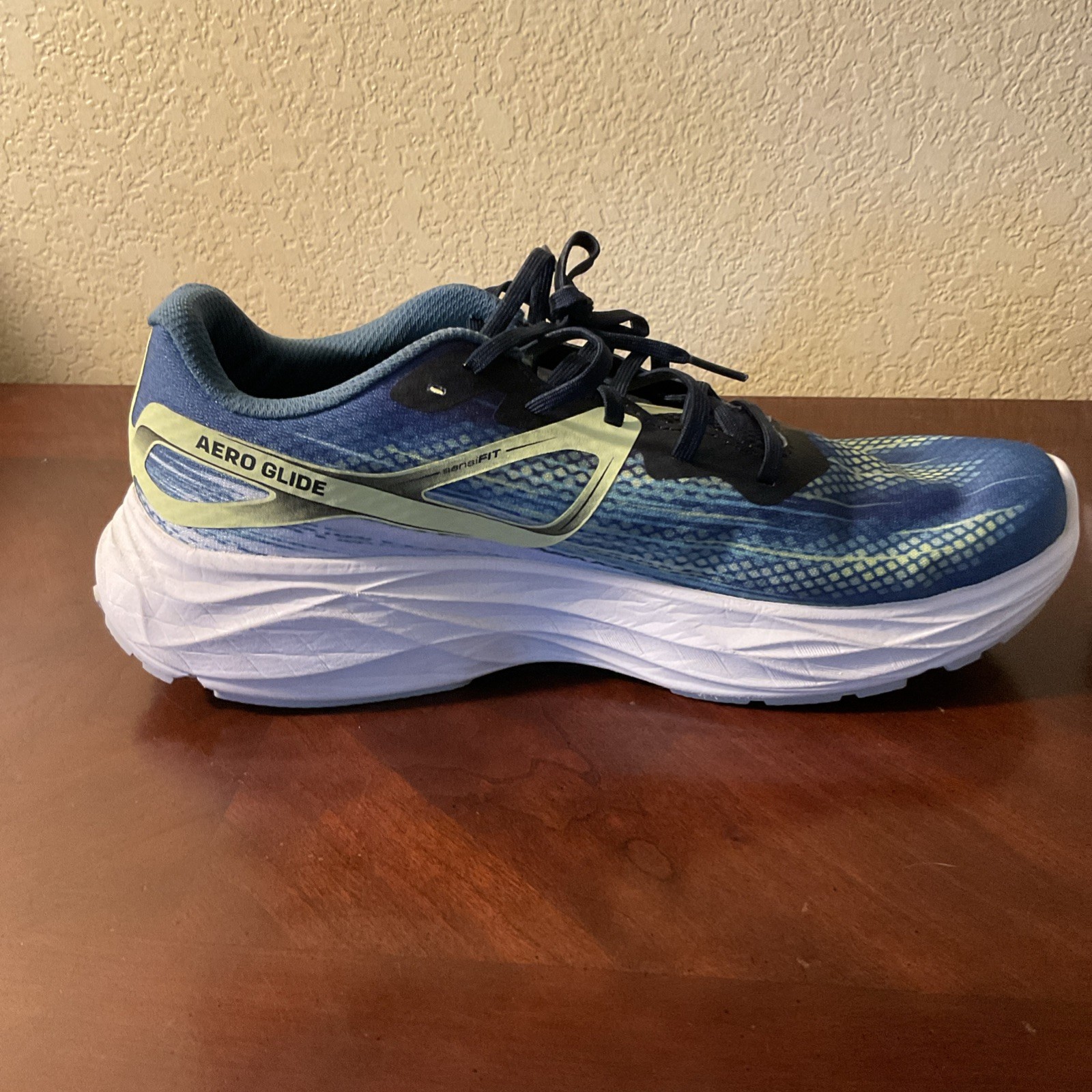 Salomon Women’s Aero Glide Running Shoes Sneakers Size 11.5 in Blue and Yellow