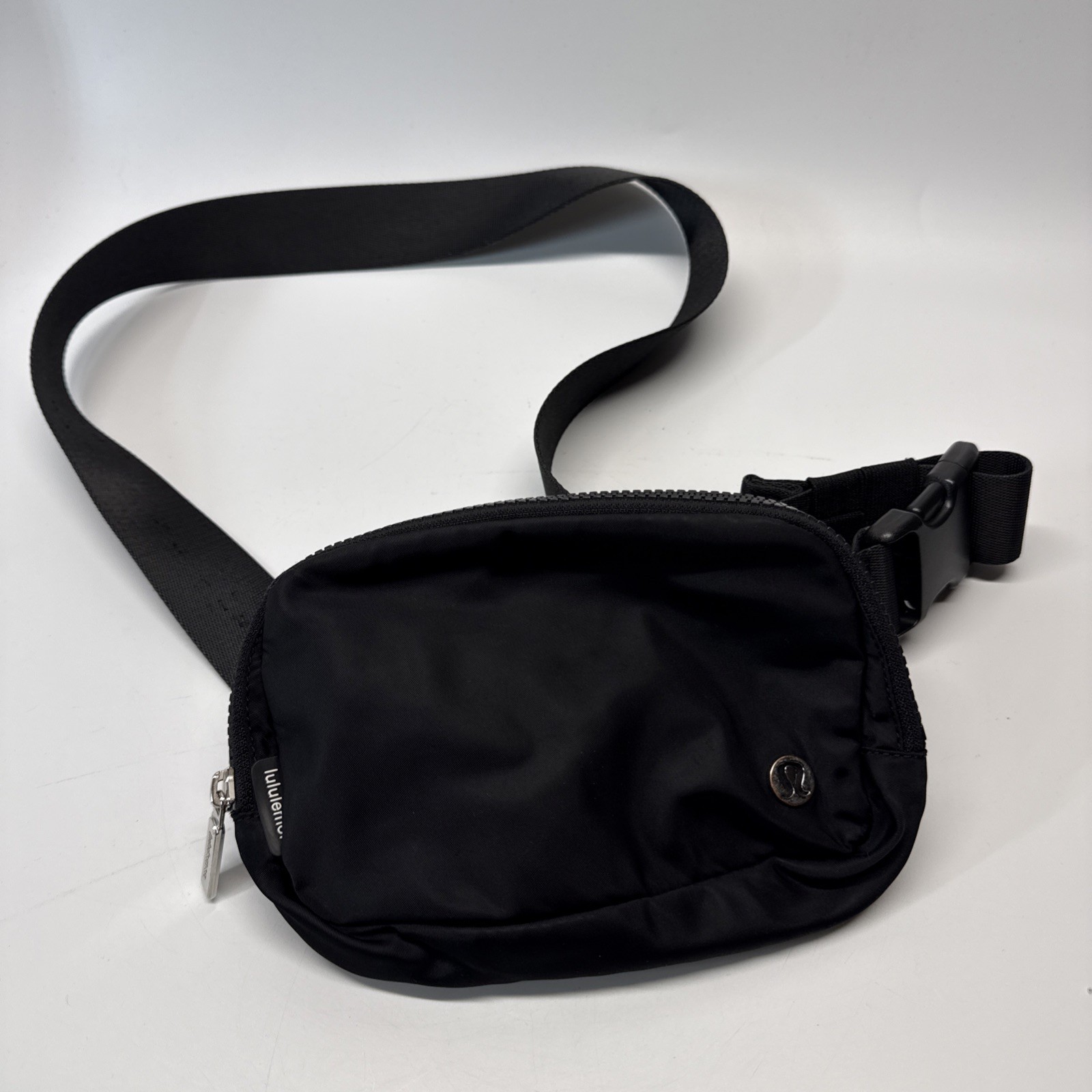 Lululemon Everywhere Belt Bag Black Unisex Crossbody Waist Fanny Pack READ