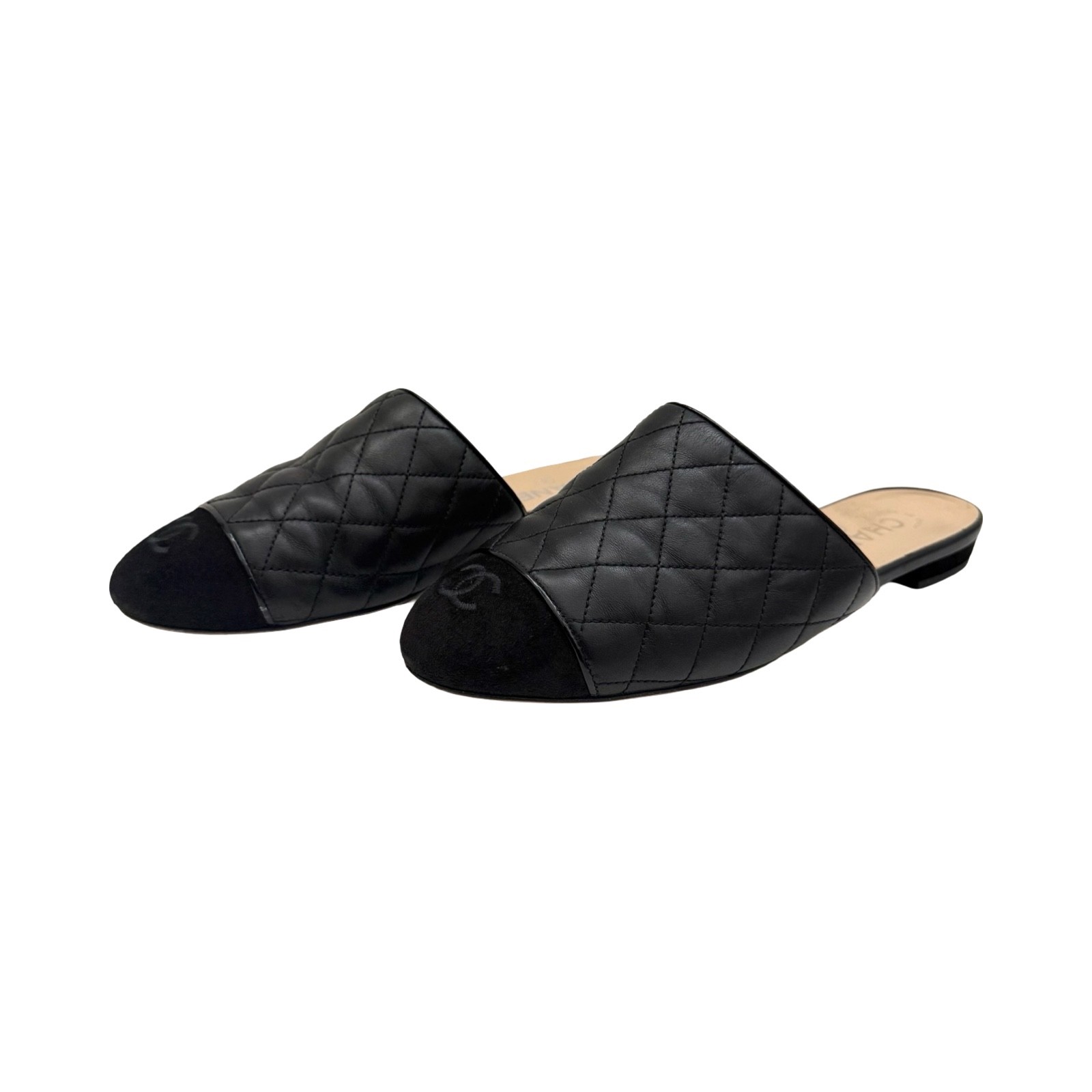 Chanel – CC Black Quilted Nappa & Suede Cap Toe Mule 38.5 | fomoluxury