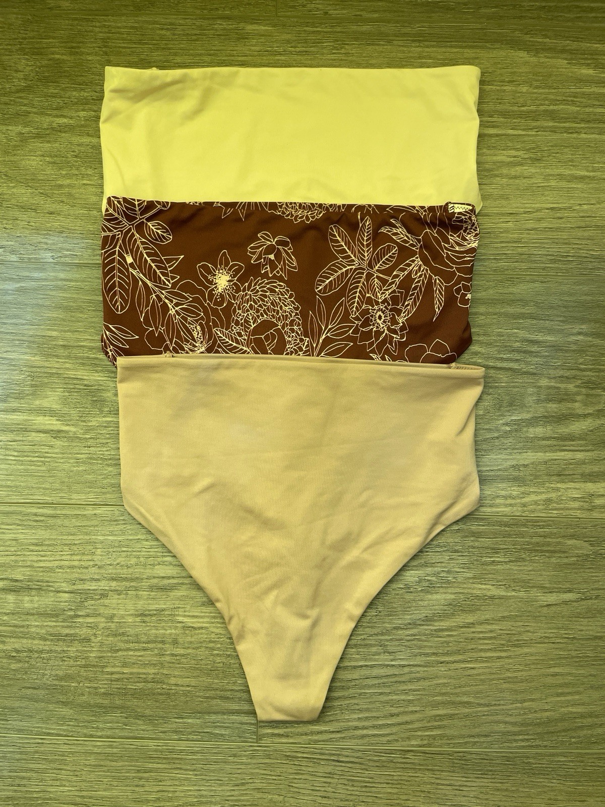 $72 Soma Panty Lot ~3 Pairs ~Medium~ Vanishing Tummy Thong~No Show ~NWT❤️