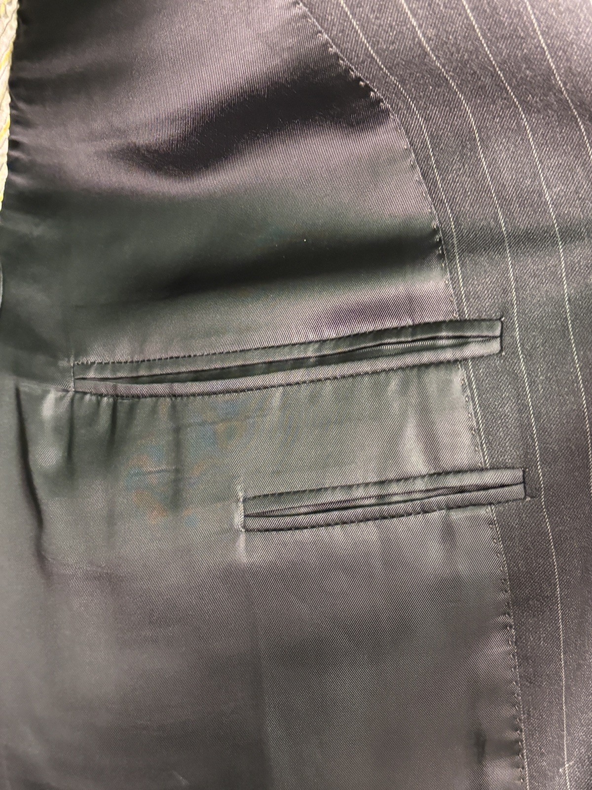 Corneliani Italy Super Fine Wool Suit 48L EU 58 Graphite Pinstripe Luxury
