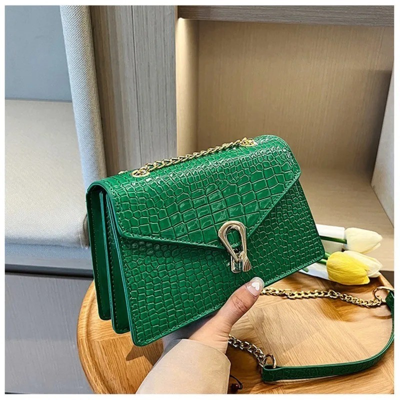 Women’s Croc Pattern Shoulder Bag | PU Leather Crossbody Chain Purse