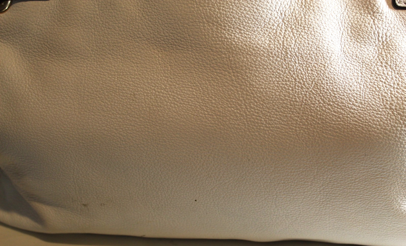 Michael Kors White Pebbled Leather Hobo Handbag Purse w/ Brass Detail Ex-Large