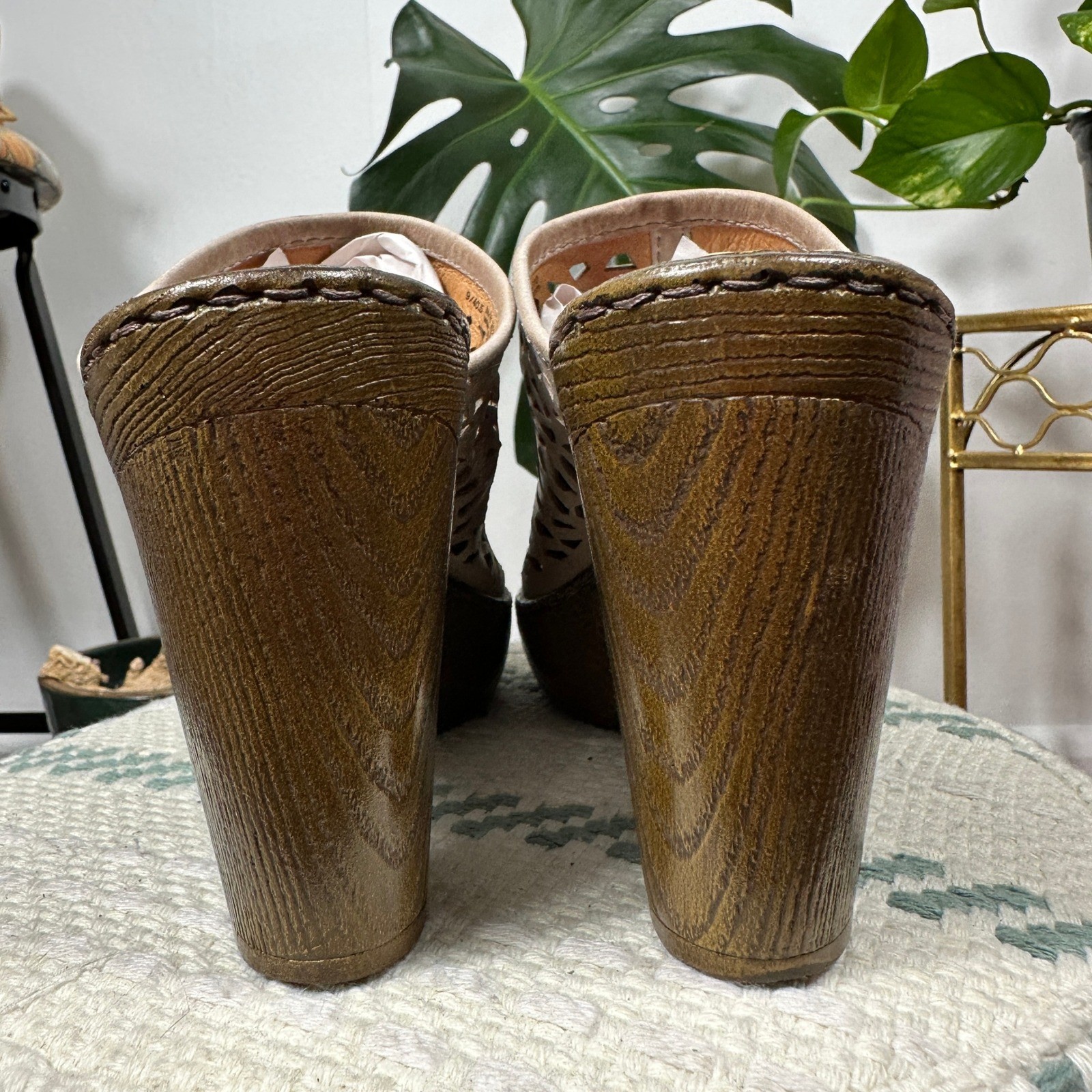 Born Kismet Leather Cutout Platform Mule Heels Taupe Brown Peep Toe Women 9