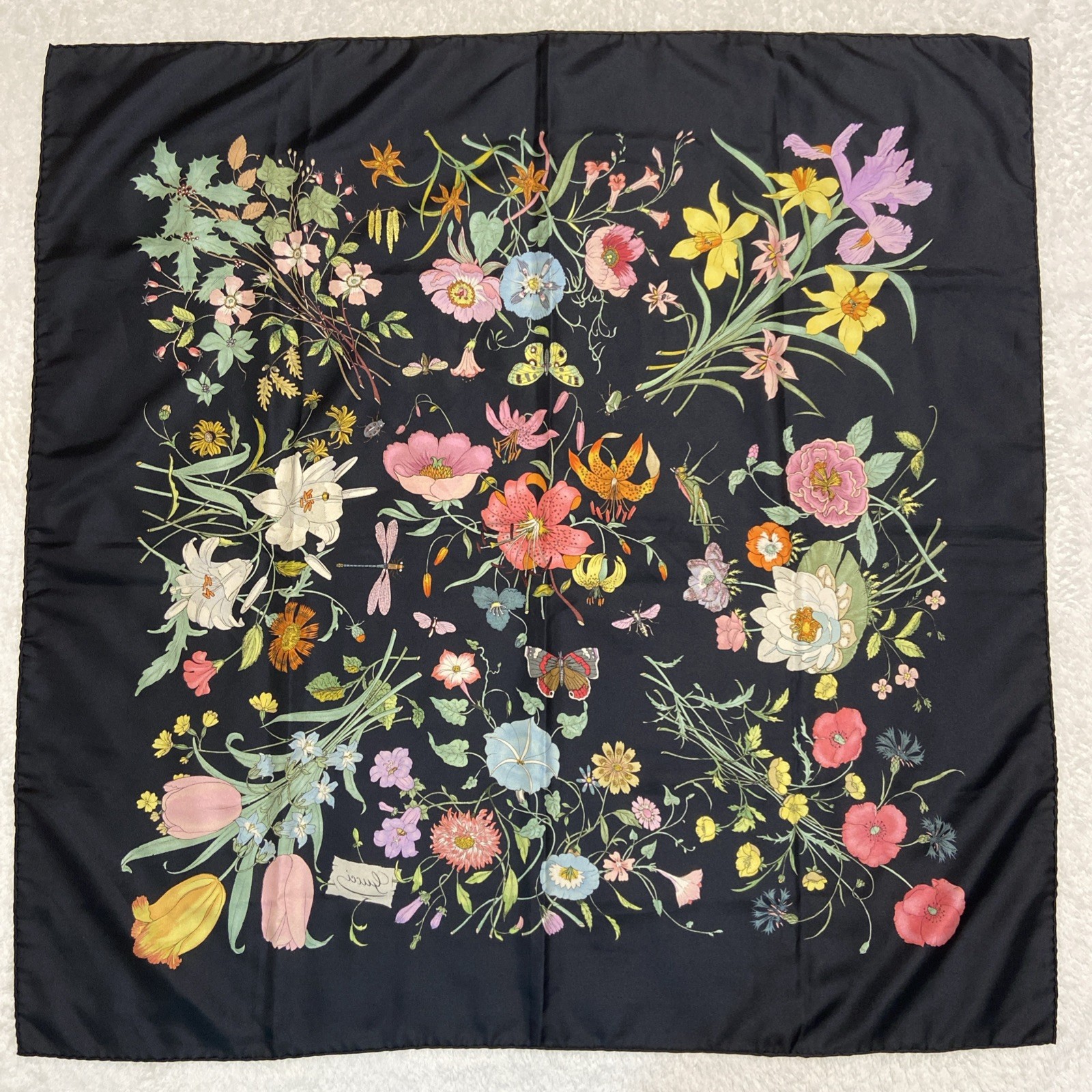 GUCCI Flora Silk Scarf 33in Flower Botanical Pattern Classic Luxury Italy