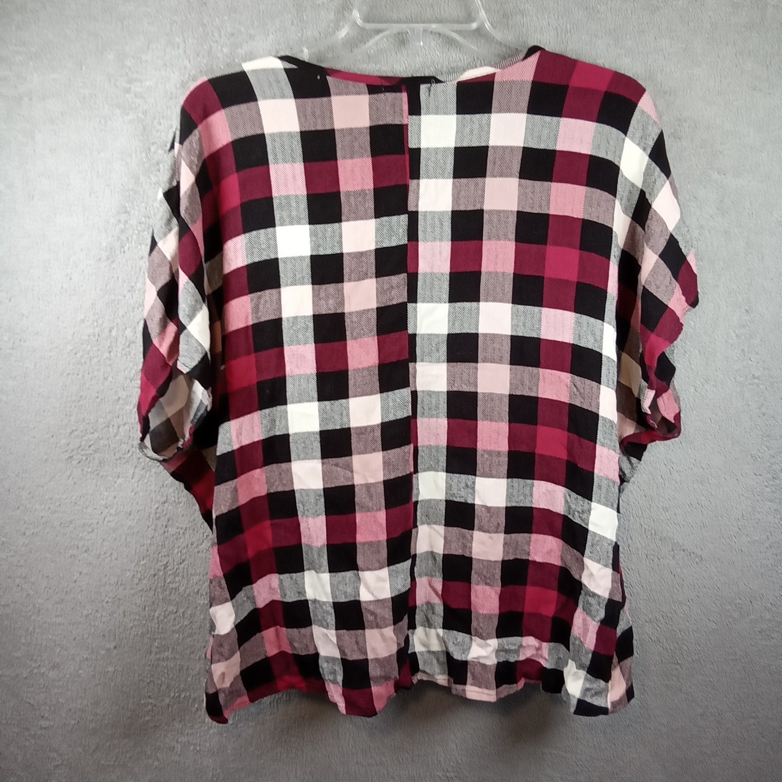 Eyeshadow Womens Burgundy Pink Buffalo Plaid Front Twist V-Neck Top Medium