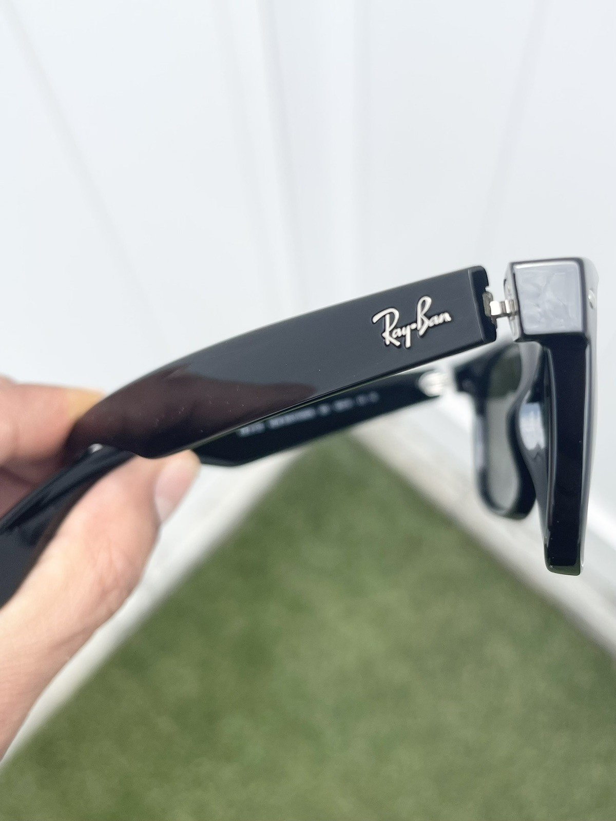NWT Authentic Ray Ban New Wayfarer RB2132 2132 Black G15 Lens Size 55/18