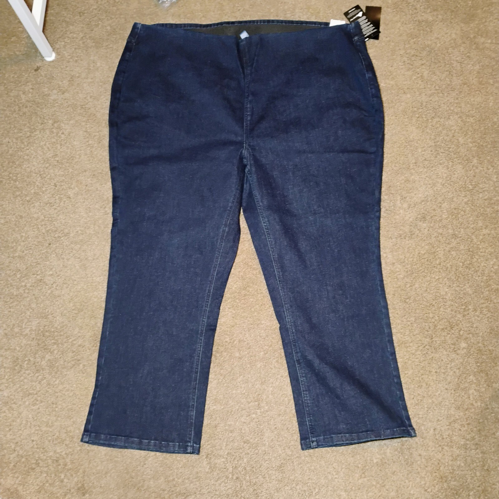 Denim & Co. Woman’s Signature Regular Perfect Flex Cropped Jeans- Womens A649272