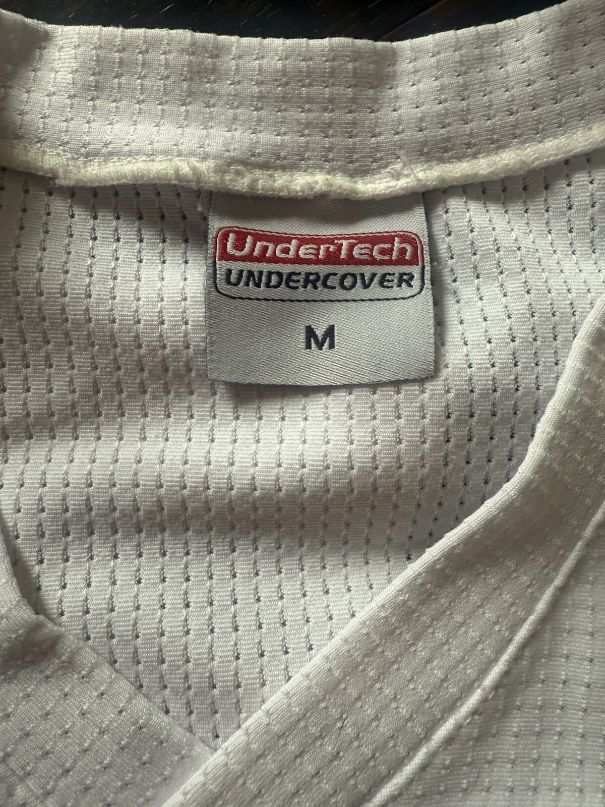 UnderTech Undercover V Neck Concealment White T-Shirt Men’s Medium