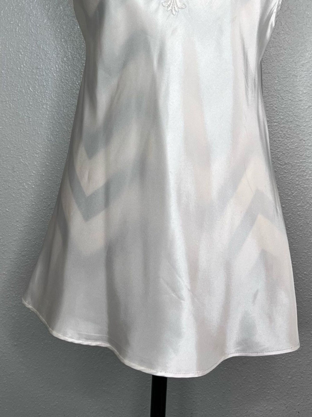 Vintage Sz XL Coquette Y2K Lace Neck Sleeveless Stain Camisole Top
