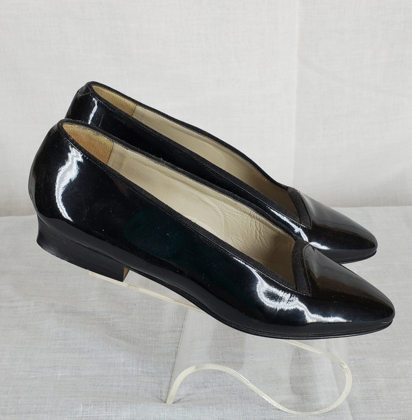 Vtg Bally black patent leather pumps flats shoes Size 6.5 M Italy 9.75in x 3in