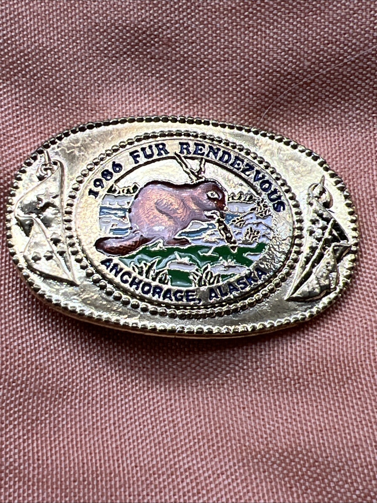 Vintage 1986 Fur Rendezvous Anchorage Alaska Beaver Belt Buckle 2 1/4” Wide
