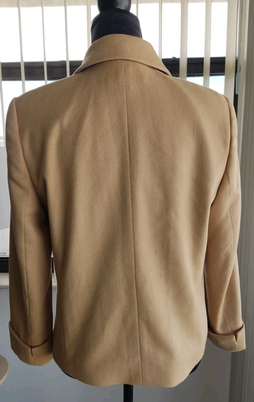 ESCADA Women’s Beige Lined Button Front Short Blazer Long Sleeve Size 38