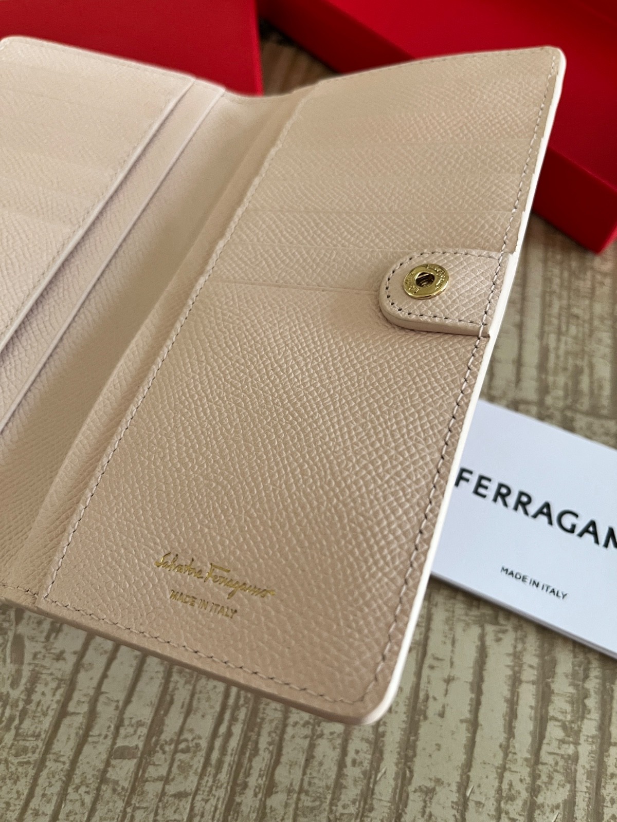 FERRAGAMO Gancini Continental Wallet Leather Italy $630 New In Box Ballet Pink