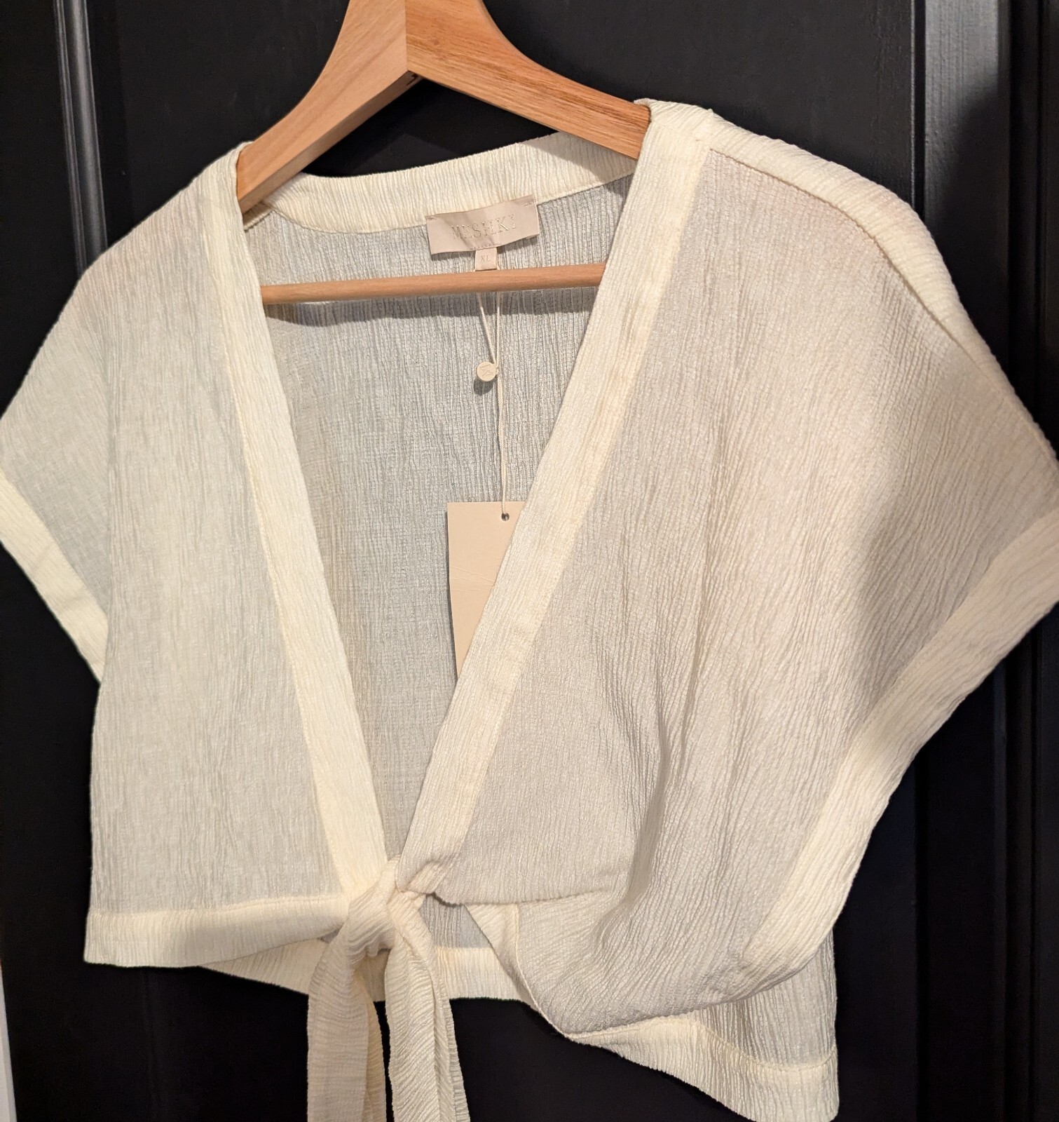 Meshki Women’s Rosa Crinkle Satin Crop Top Ivory Size XL – NWT