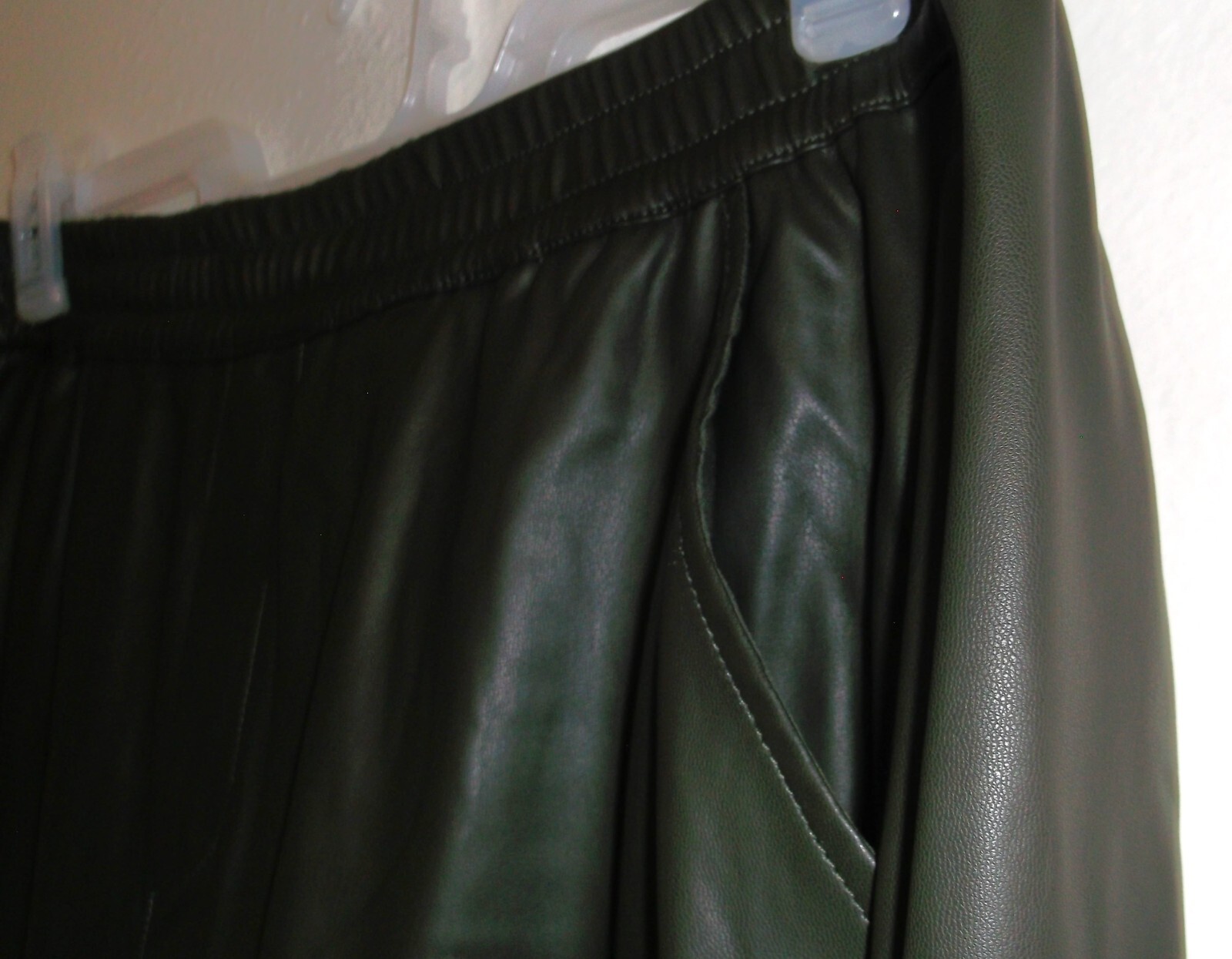 $49 DEAR JOHN 100% Vegan Leather Pants Women Sz XL NWT Pockets Elastic Waist
