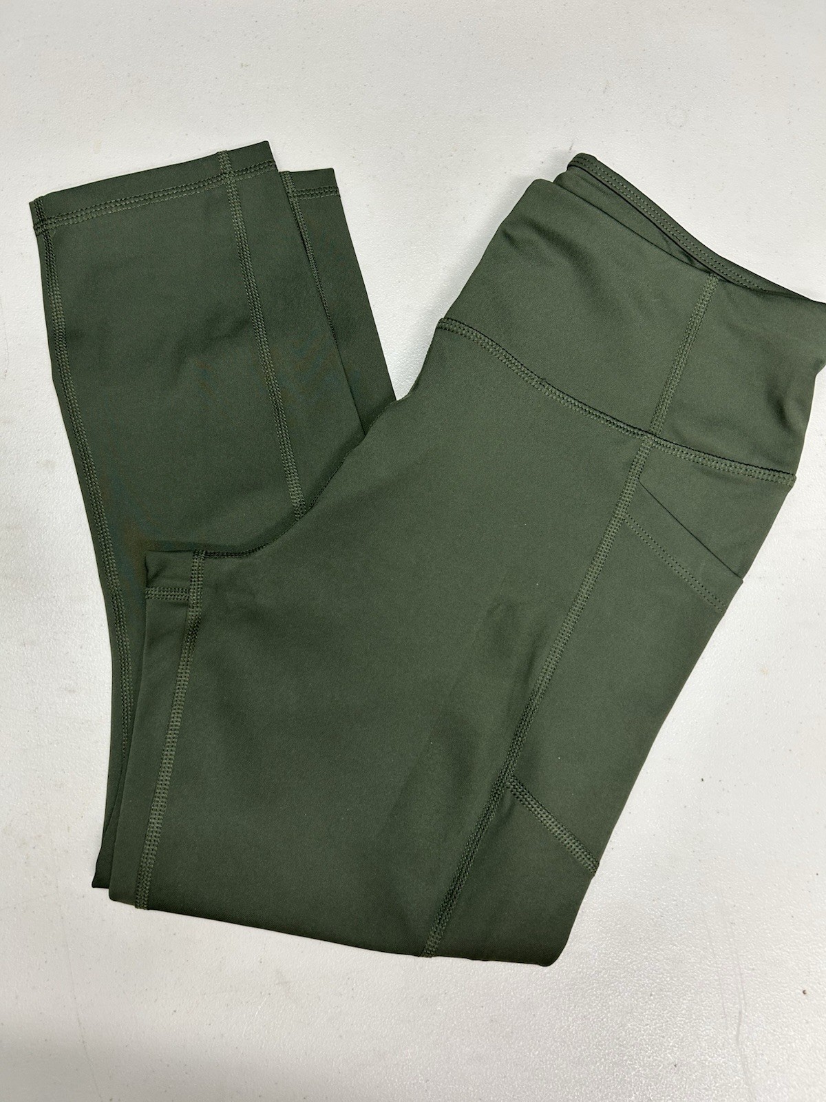 Avia Women’s Solid Green Capri W/side Pocket Size S 4/6 NWT