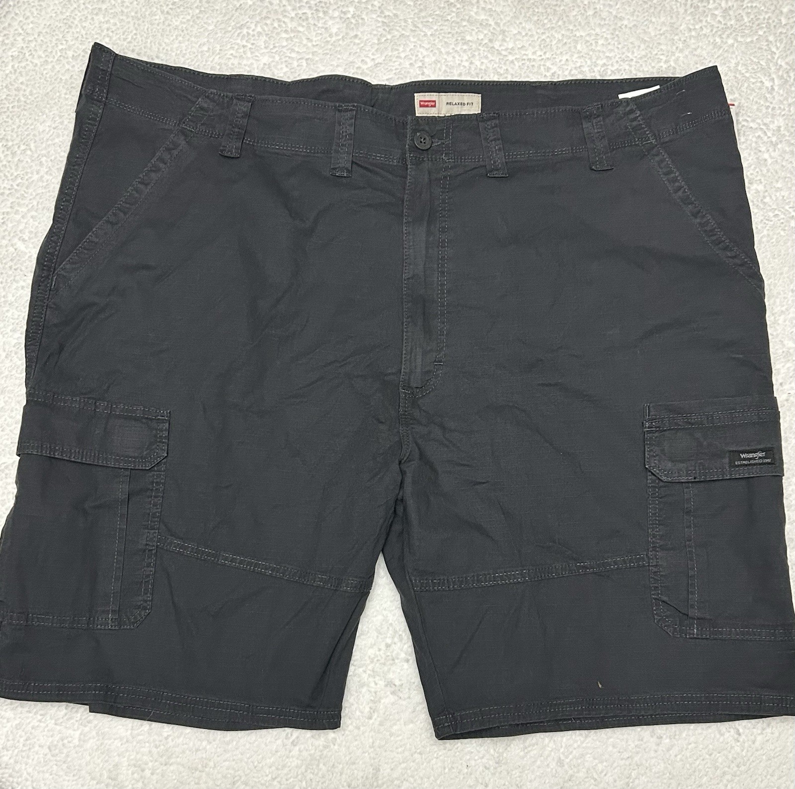 Wrangler Men’s 46 Cargo Shorts With Stretch Relaxed Fit Above Knee Dark Gray NEW