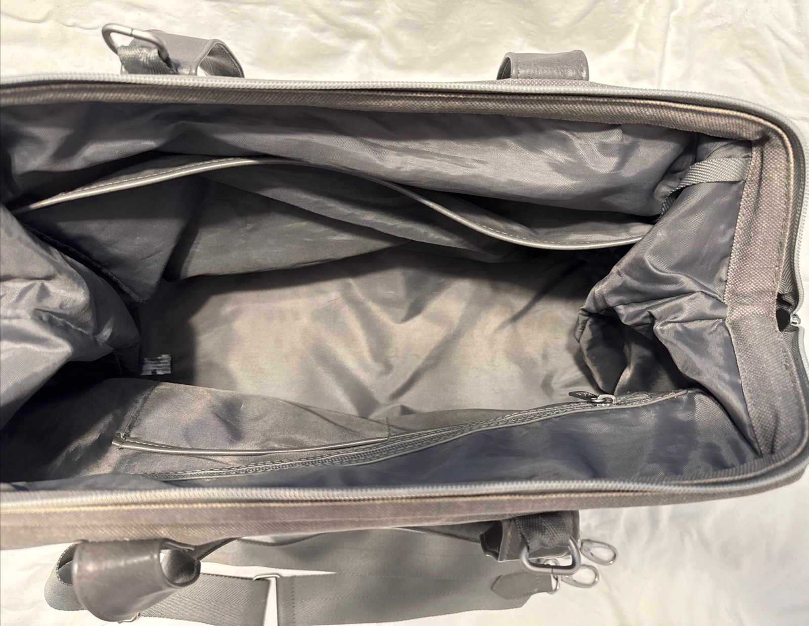 BEIS Gray Weekender Convertible Bag w/Strap 16.5″L x 8.5″W x 13.5″H Clean Unisex