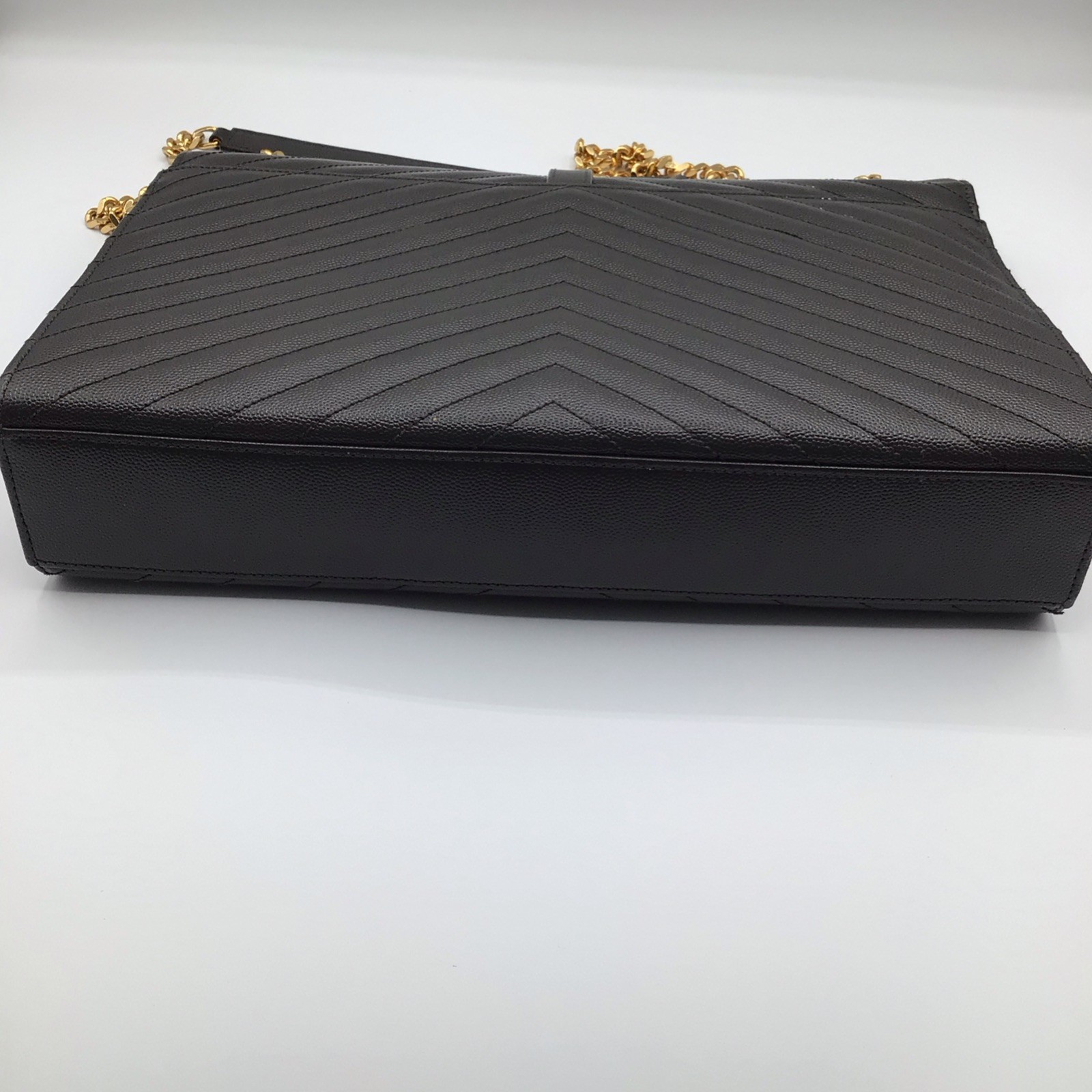 SAINT LAURENT ENVELOPE LARGE BAG IN MATELASSÉ GRAIN DE POUDRE EMBOSSED LEATHER