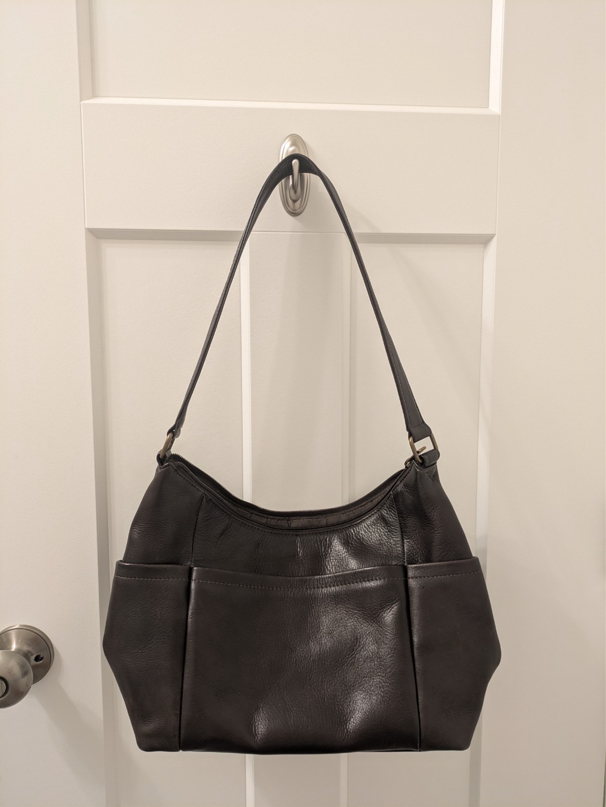 ***Le Donne Brown Leather Purse- Beautiful Accessory for Everyday Wear***