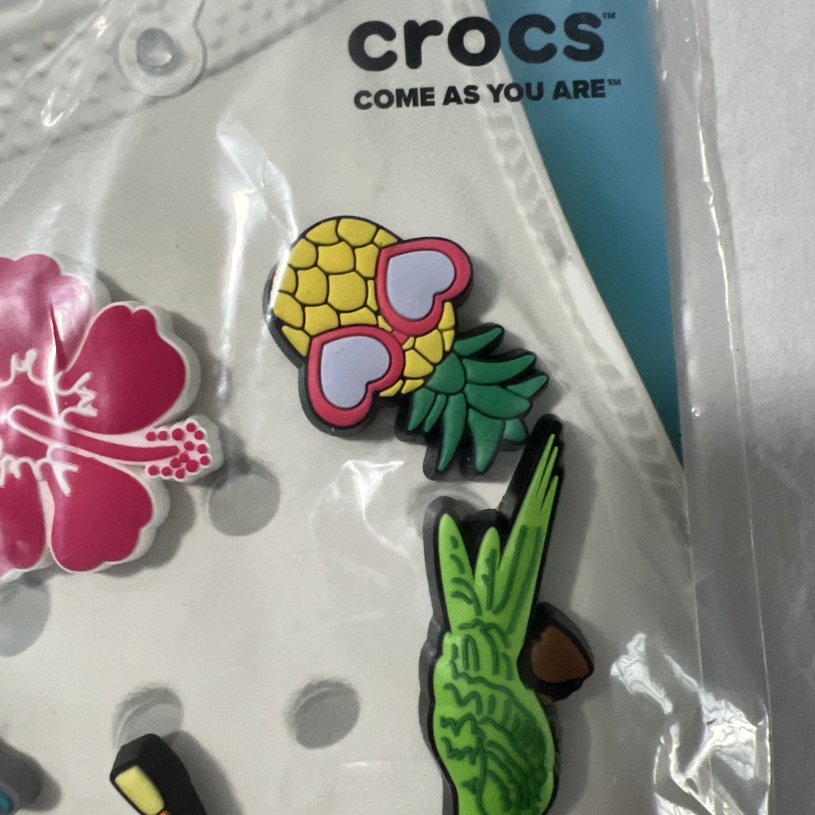 Crocs Jibbitz Charm Tropical Resort NEW – 5 Charms