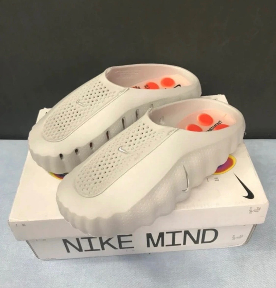 Nike Mind 001
