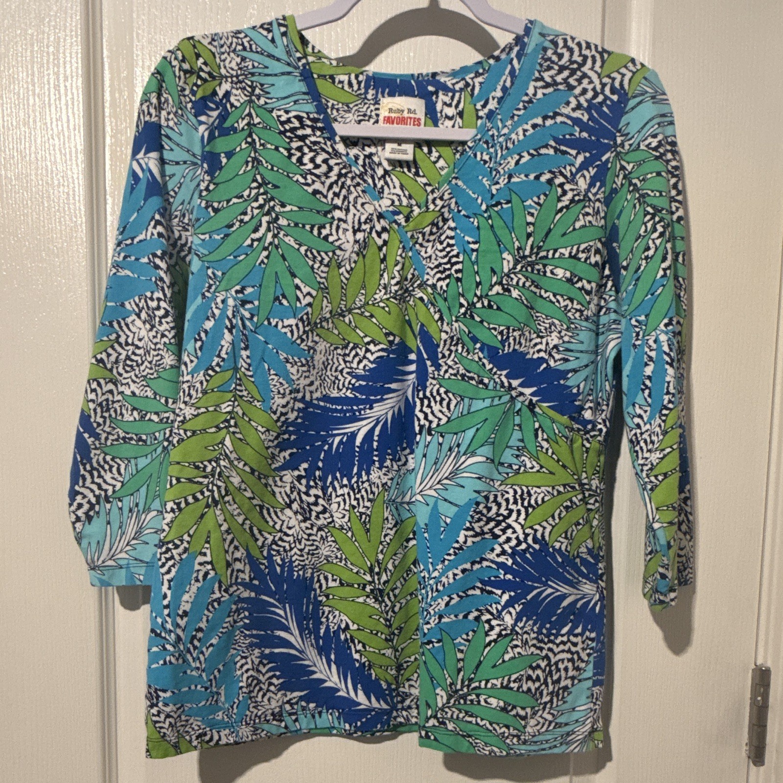 Ruby Rd. Favorites Blue/Green/White Floral V-Neck 3/4 Sleeve Knit Top M