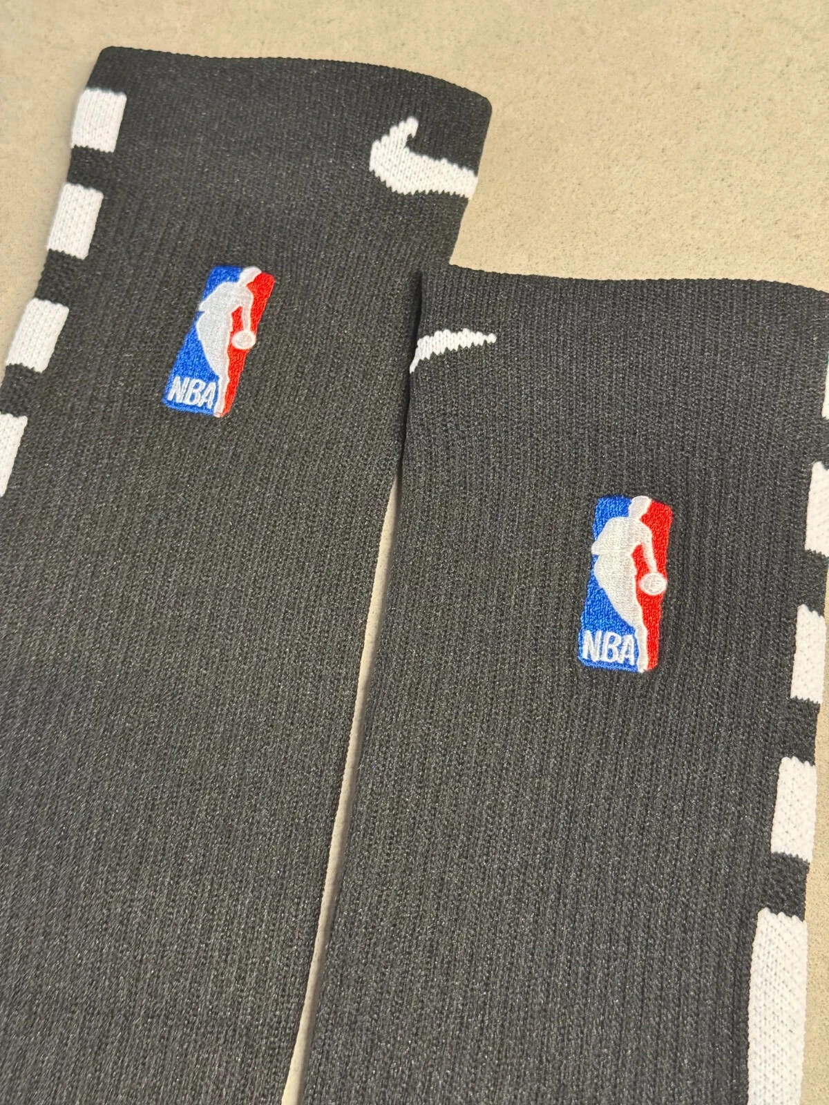 Nike NBA Authentics – White & Black – Knee Highs/Scrunchies