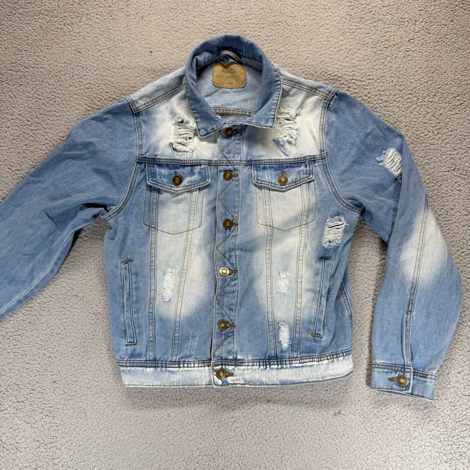 Rue21 Distressed Faded Blue Womens S Cotton Blend Denim Button Up Trucker Jacket