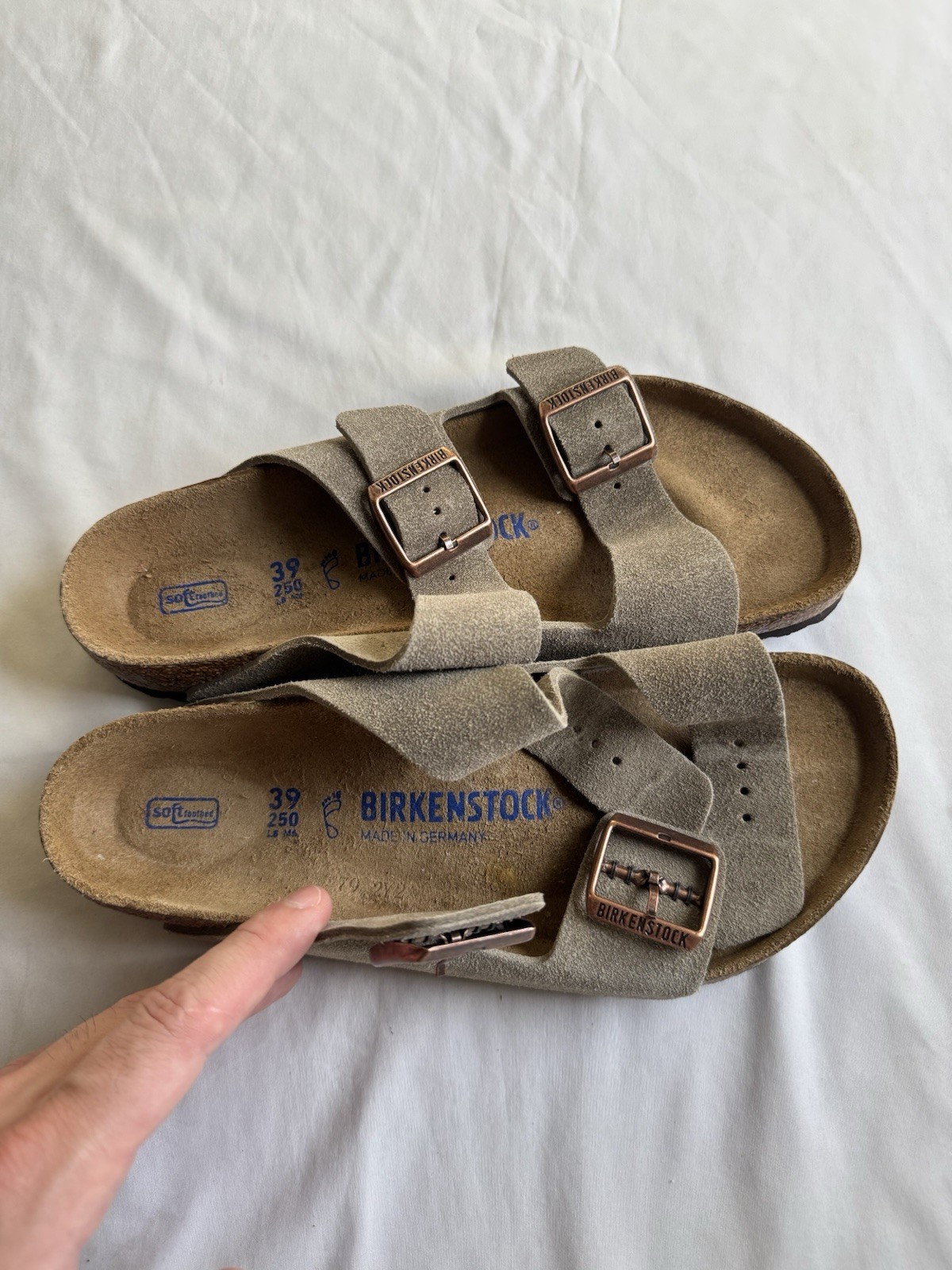 Birkenstock Arizona Suede Slide Sandals Soft Footbed Buckle Beige EU 39