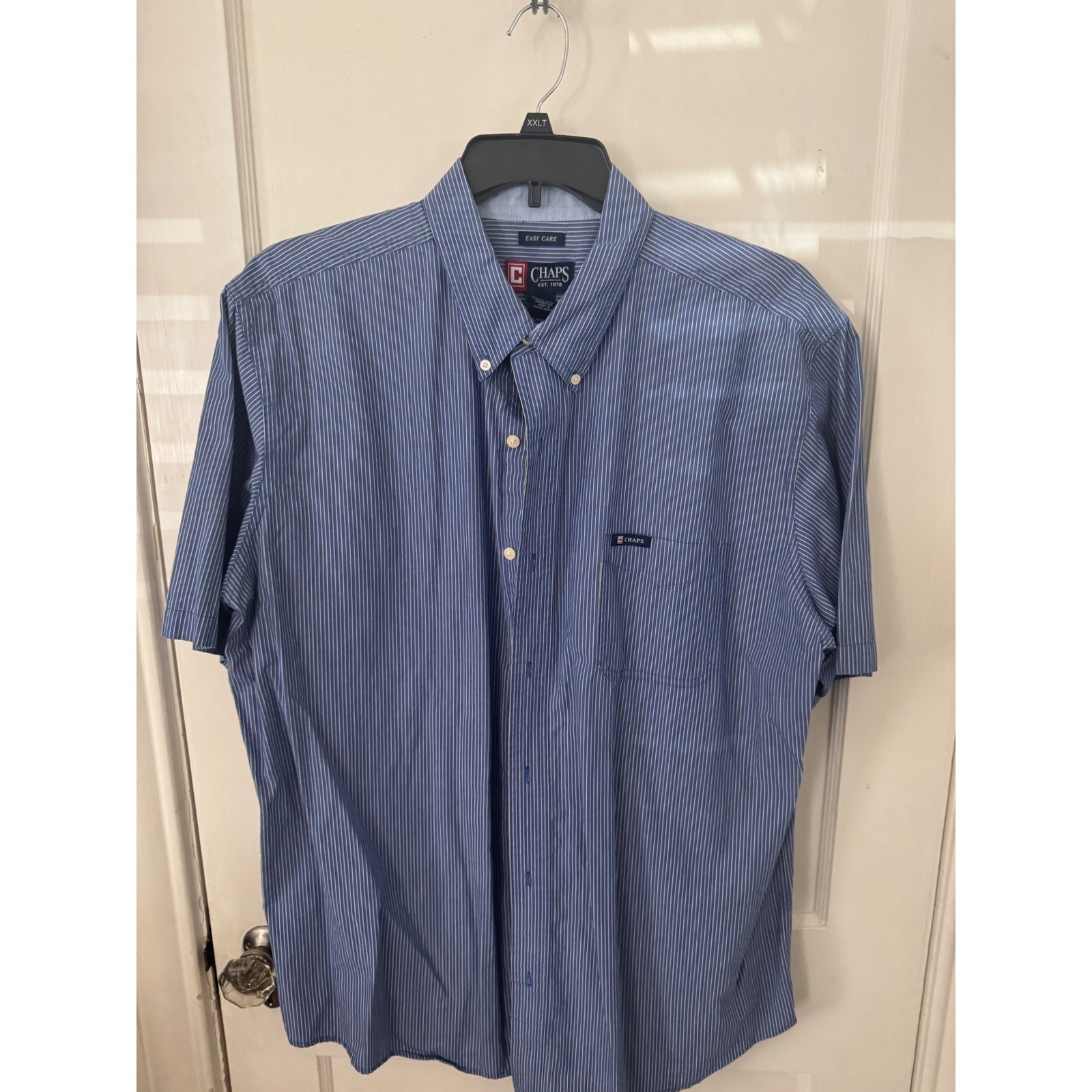 Chaps Mens XXL Easy Care Blue Striped Short Sleeve Button Down Shirt Pocket Logo
