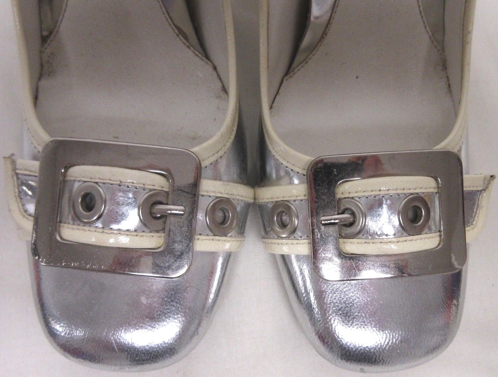 JESSICA BENNETT SILVER LEATHER W BUCKLE ROUND TOE PUMPS CREAM PATENT TRIM 7 1/2