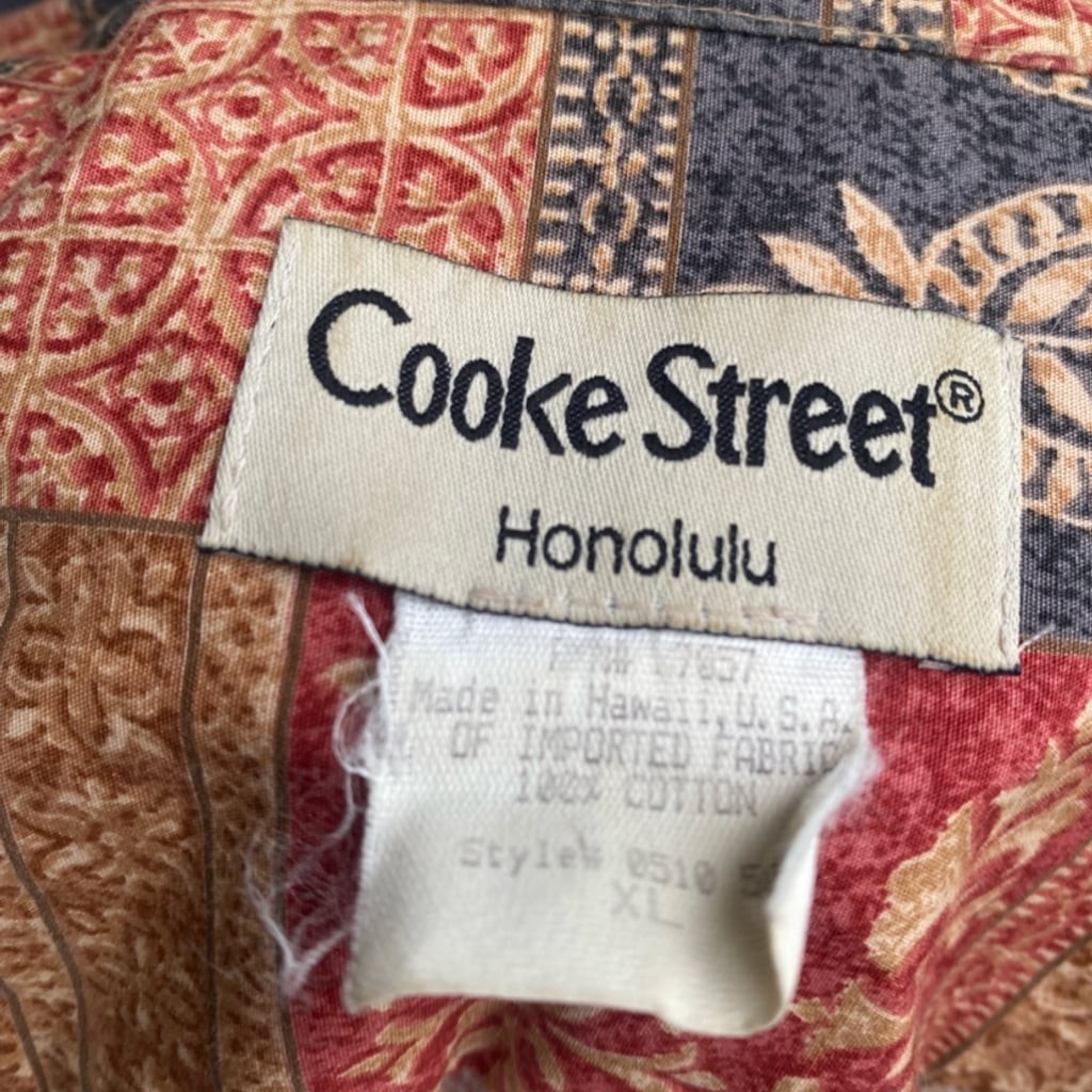 Cooke Street Honolulu Men’s Short Sleeve Button-Down Hawaiian