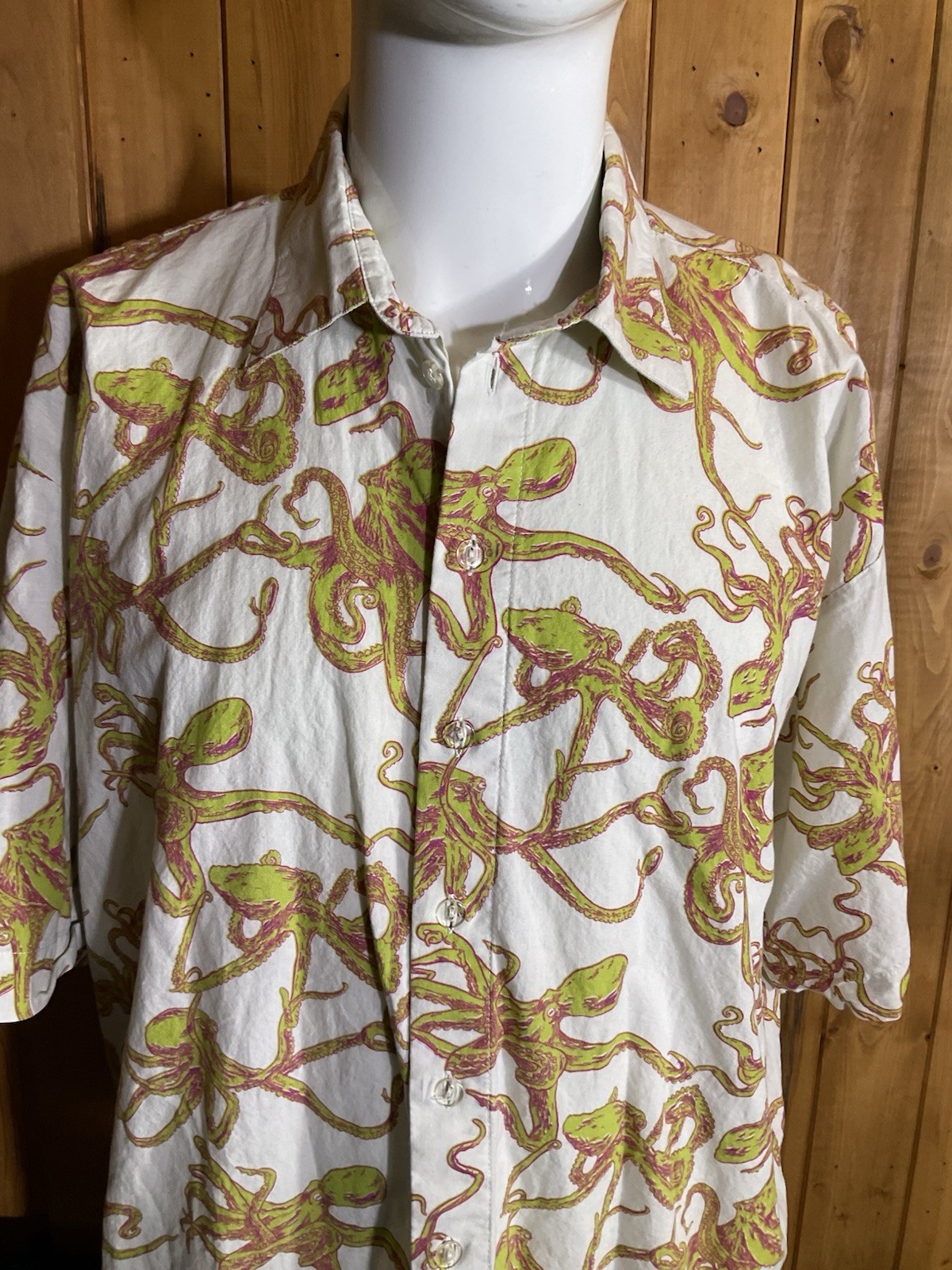 EBAY store Embroidered Logo Octopus Short Sleeve Button Down Shirt Size XL