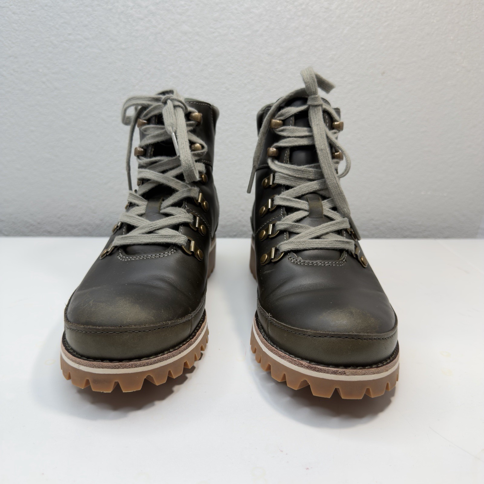 Chaco Fields WP Women’s Hiking Boots Olive Green Leather Waterproof Size 8.5