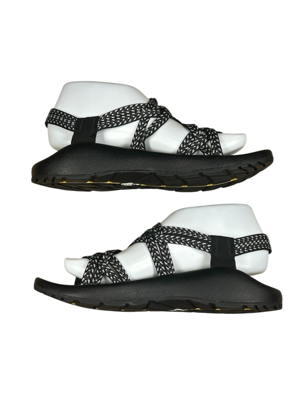 Chaco Women’s Z/2 Classic Sandals Black White Webbing Adjustable Strap Size 7
