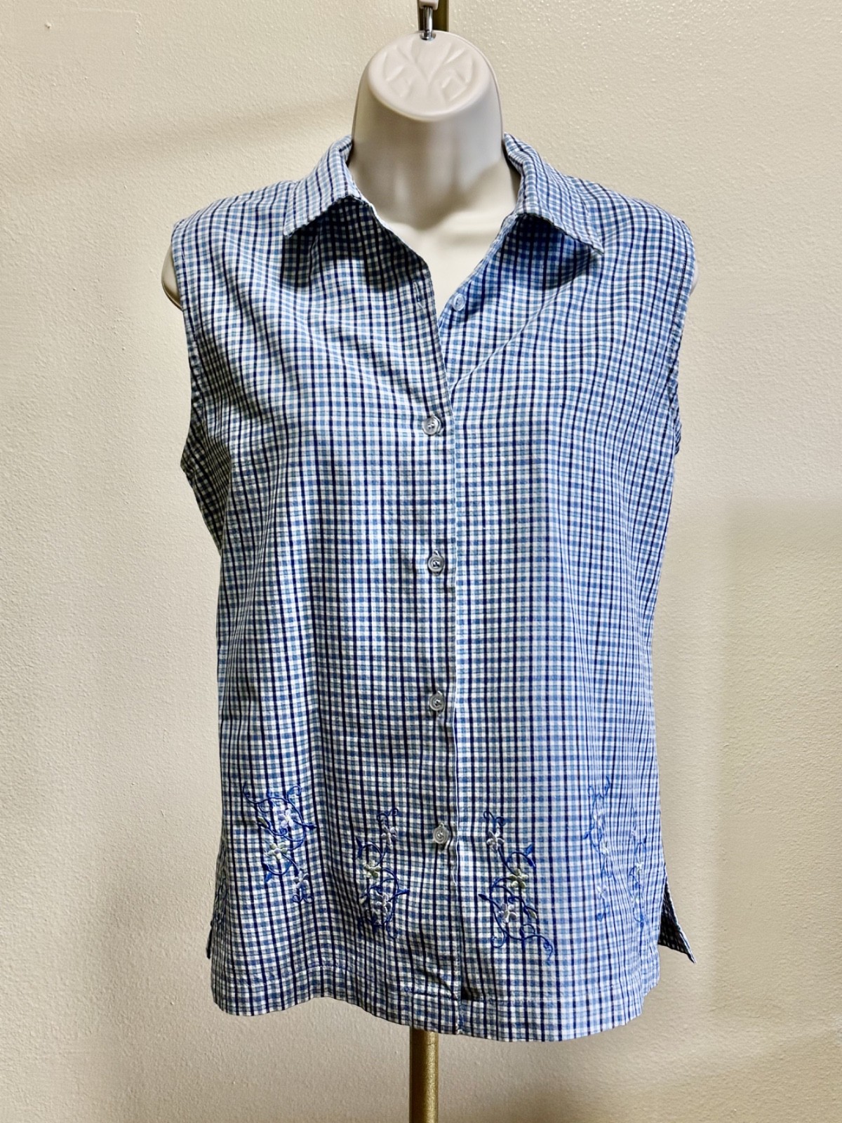 Vintage Y2K Embroidered flower pattern Shirt Women’s Large Sleeveless ButtonUp