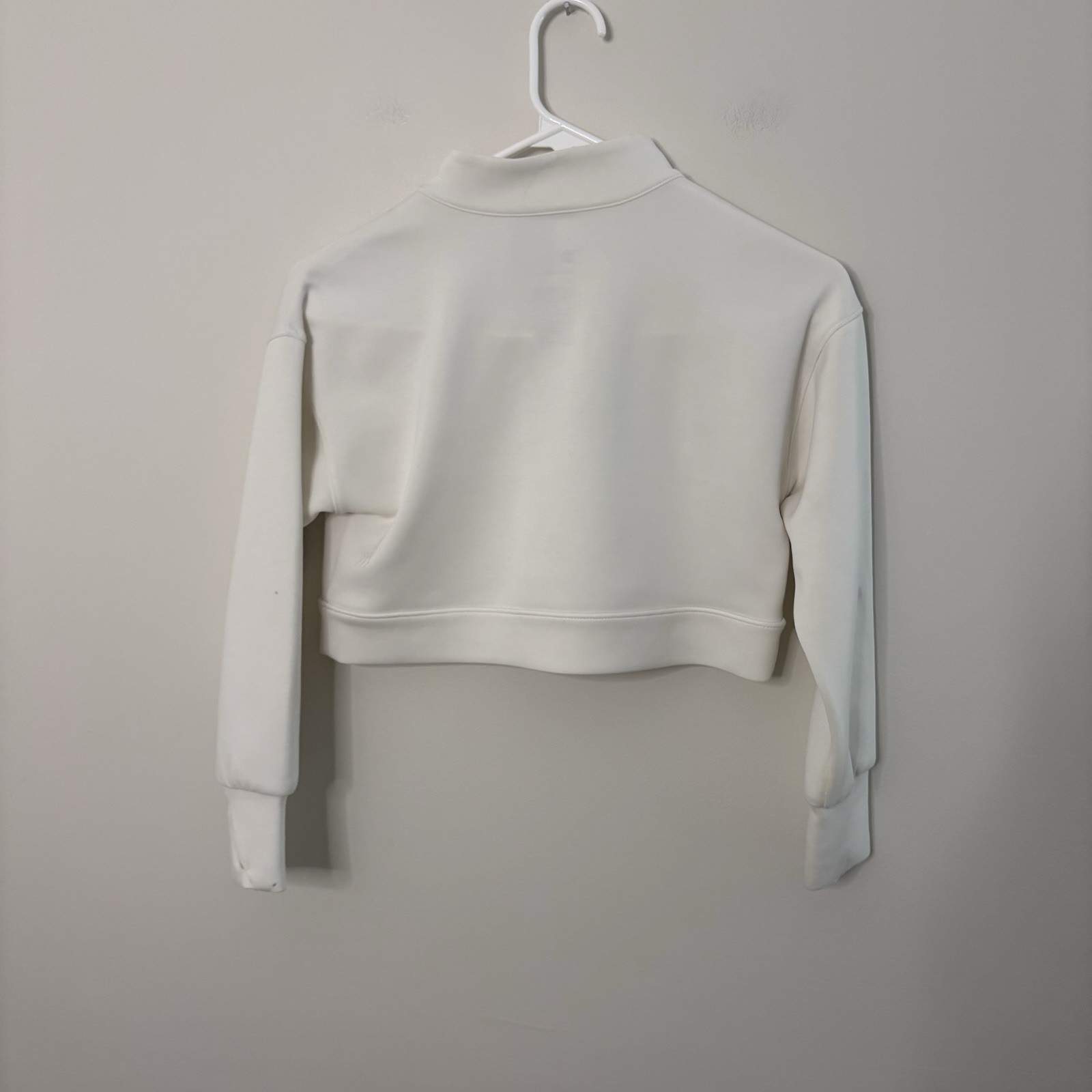 All In Motion Girls Small 6/7 White Long Sleeve Cropped Sweatshirt Stains D6
