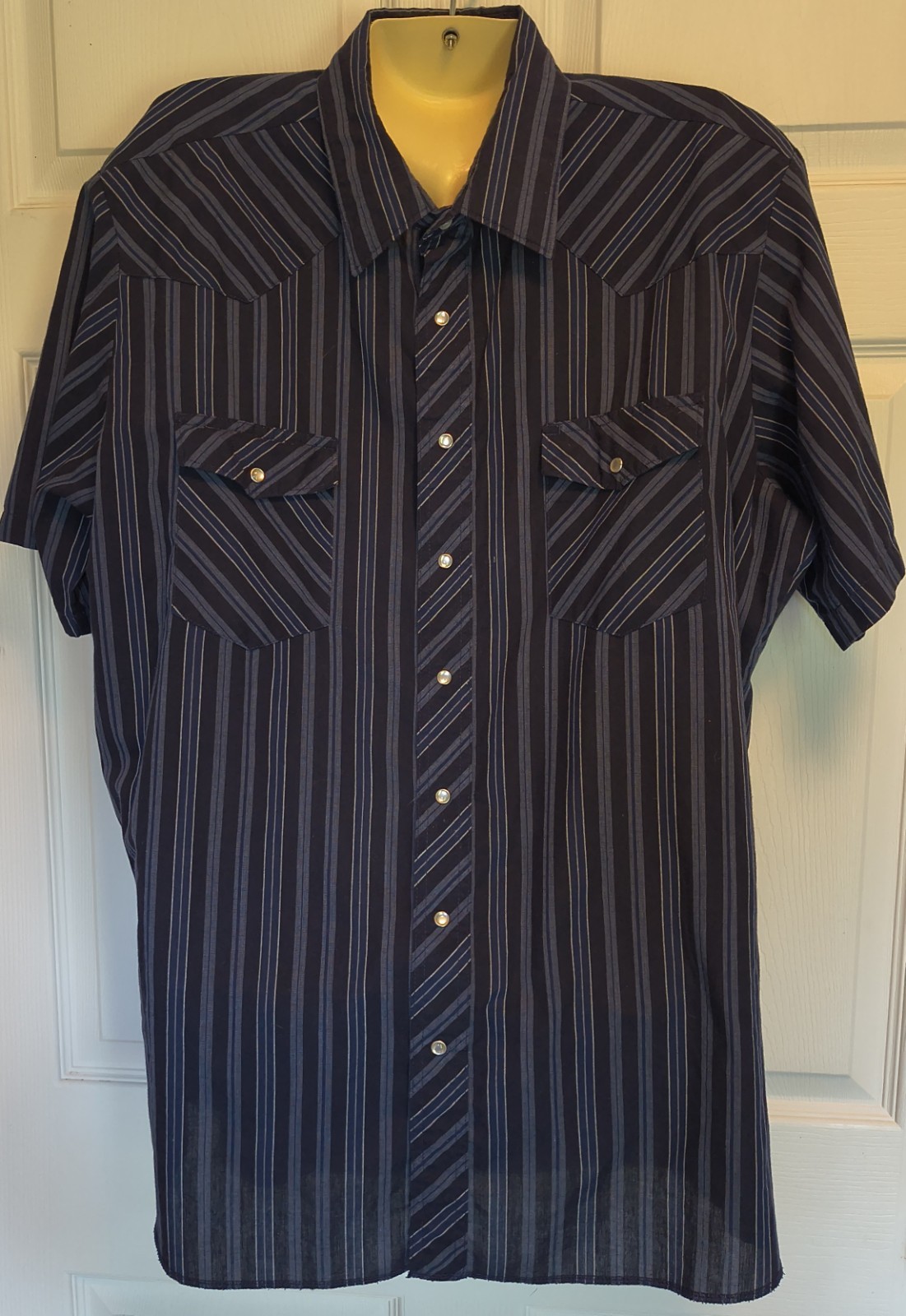 Wrangler Button Snap Shirt – Blue Striped – Short Sleeve – Pockets – XLT 76951PP