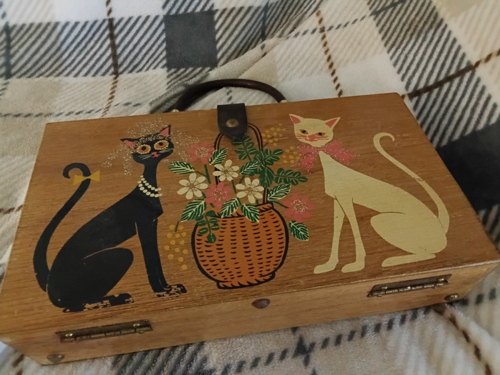 Vintage Enid Collins of Texas 1965 “Copy Cats” Original Wooden Box Bag