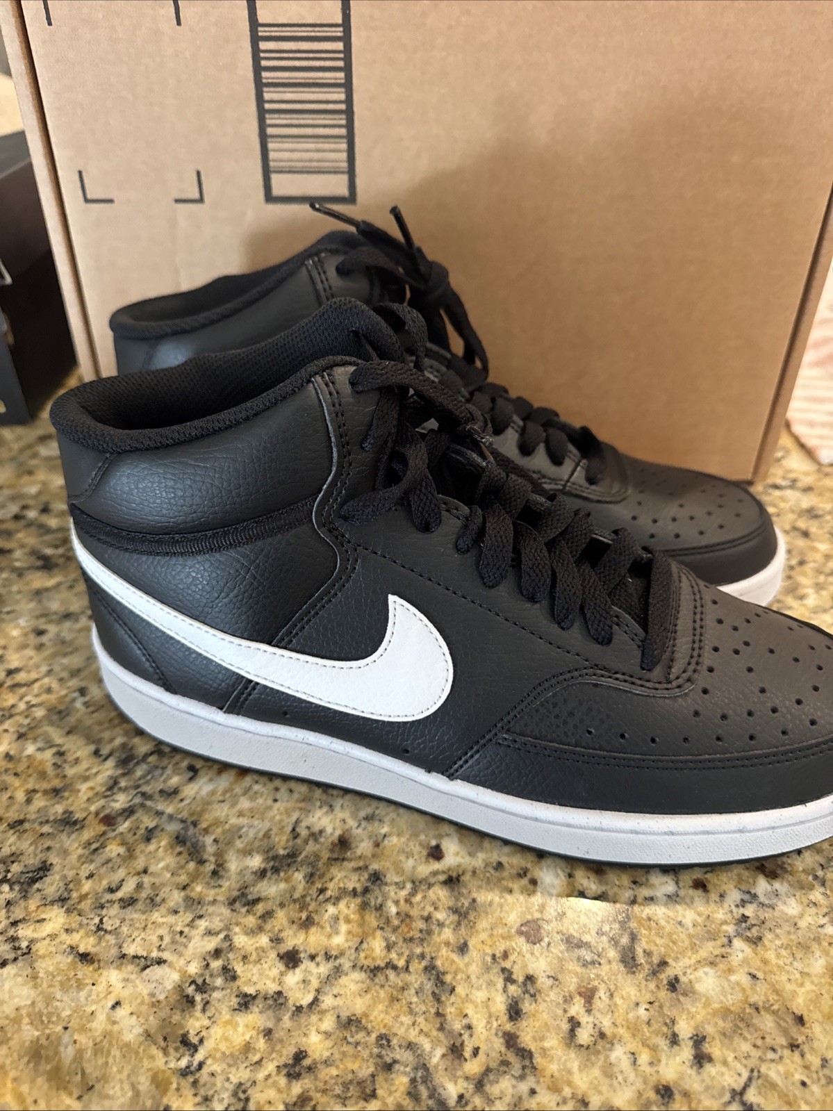 NIB MENS Nike COURT VISION MID NN Basketball Sneakers Black White DN3577 Size 7